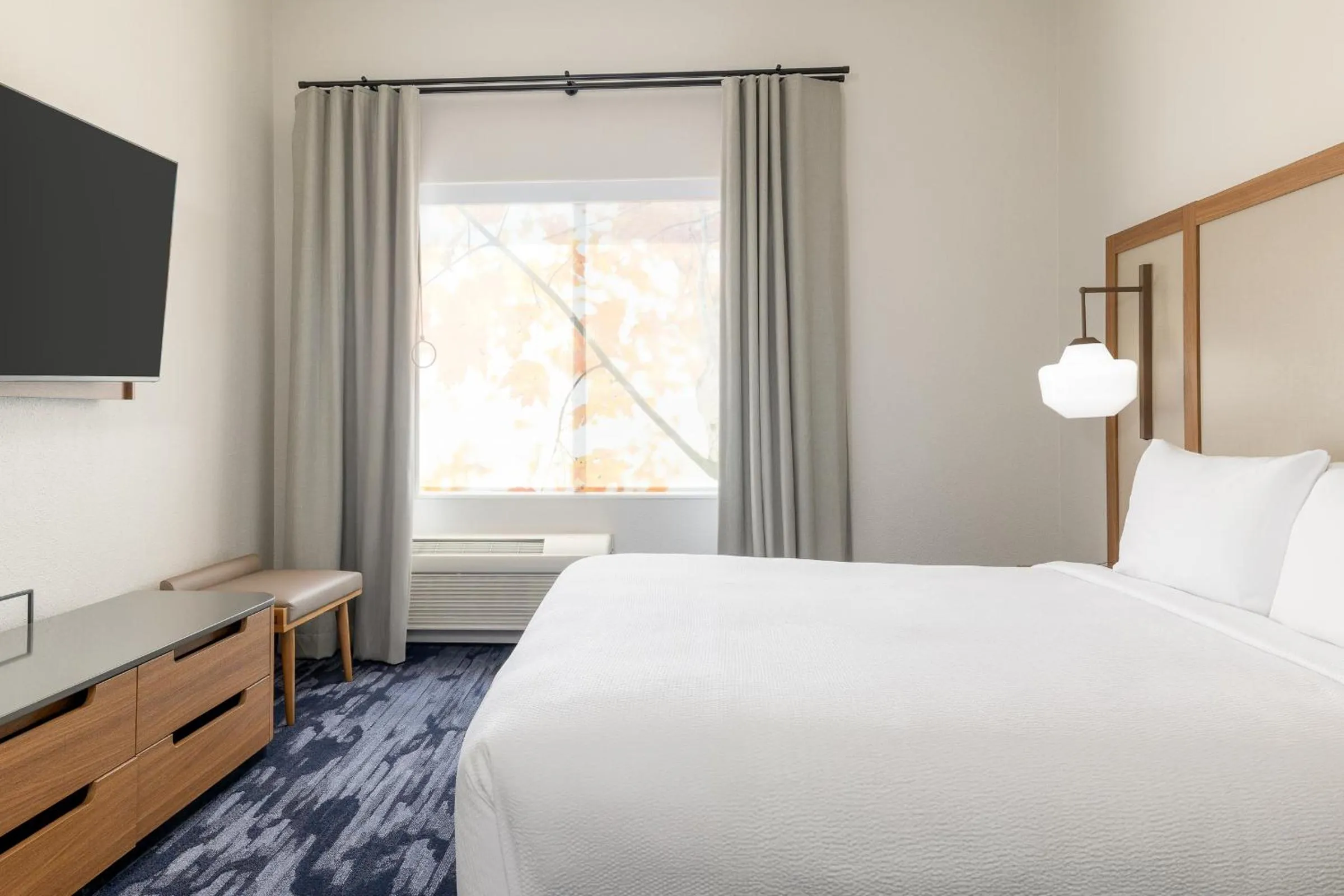 Bed in Fairfield by Marriott Inn & Suites Spokane Airport
