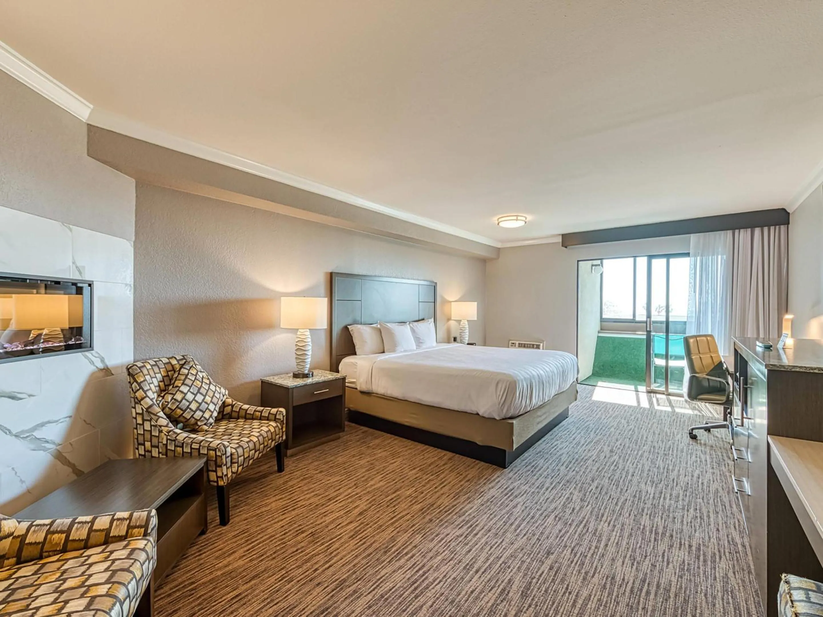 Bedroom, Bed in Amanzi Hotel, an Ascend Collection Hotel