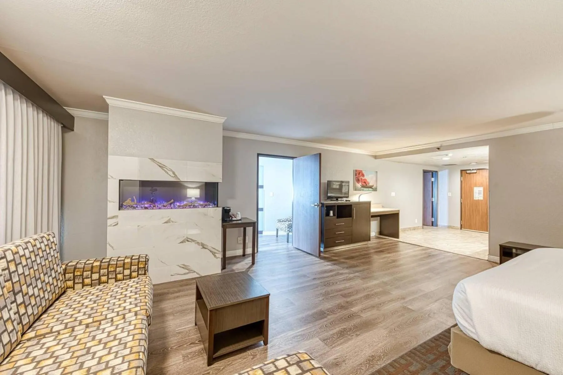 Bedroom, Bed in Amanzi Hotel, an Ascend Collection Hotel