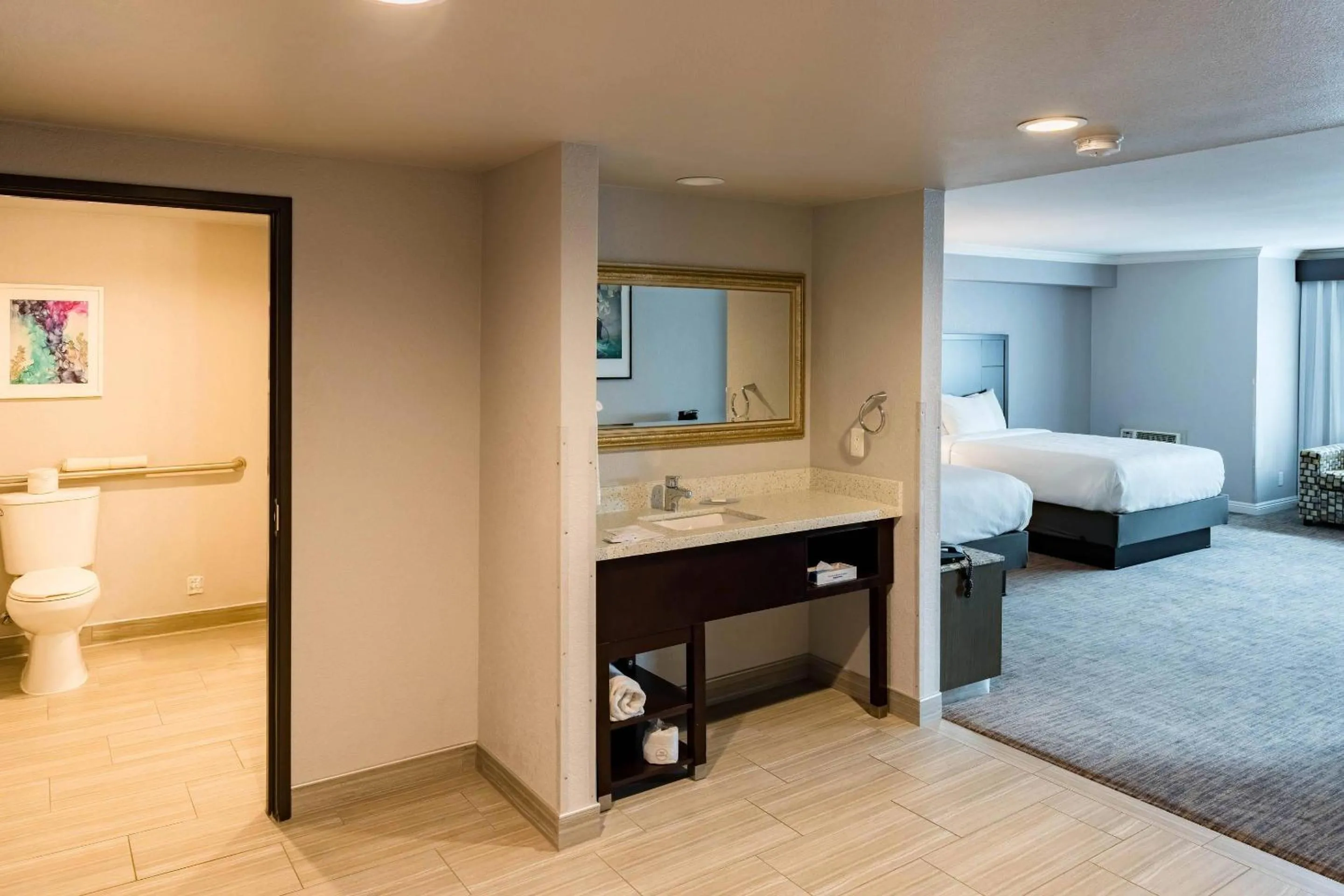 Bedroom, Bed in Amanzi Hotel, an Ascend Collection Hotel