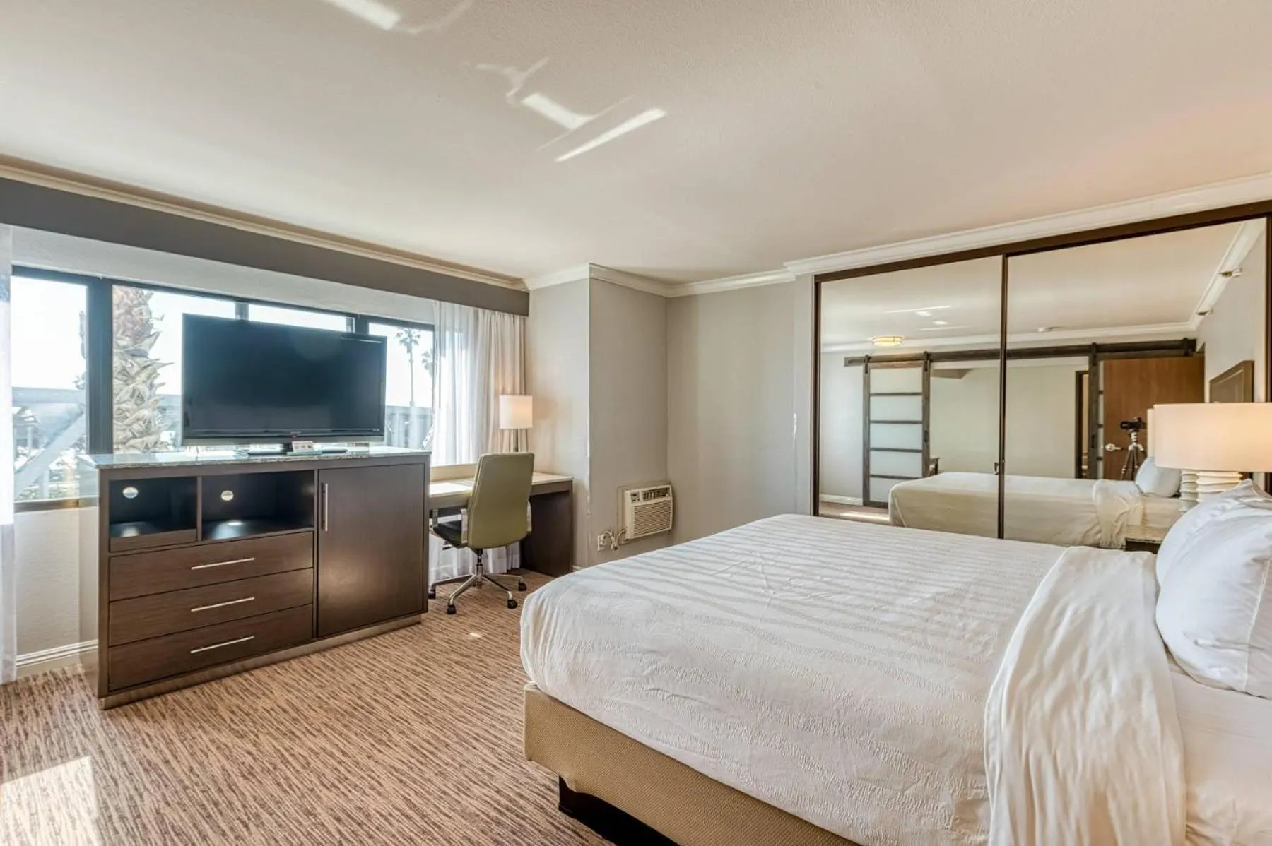 Bedroom, Bed in Amanzi Hotel, an Ascend Collection Hotel