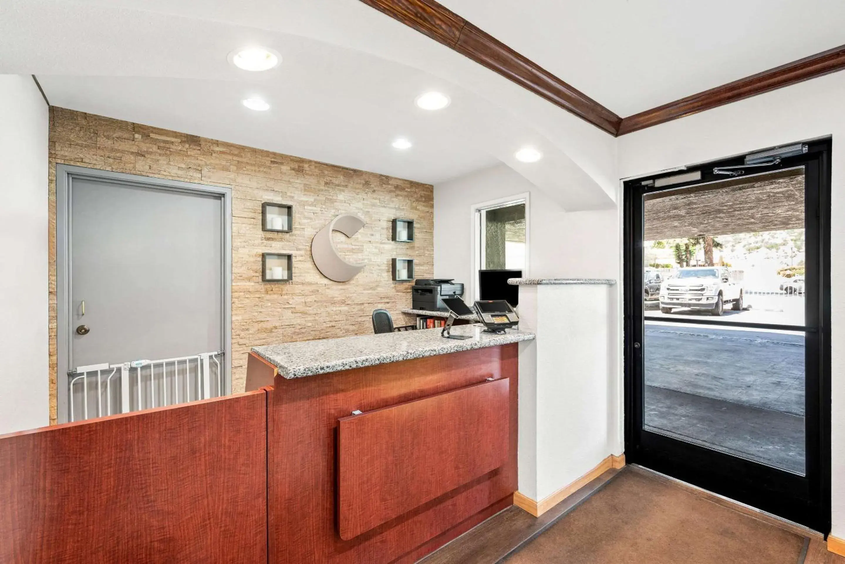 Lobby or reception in Comfort Inn Yreka I-5 Lobby or reception in Comfort Inn Yreka I-5