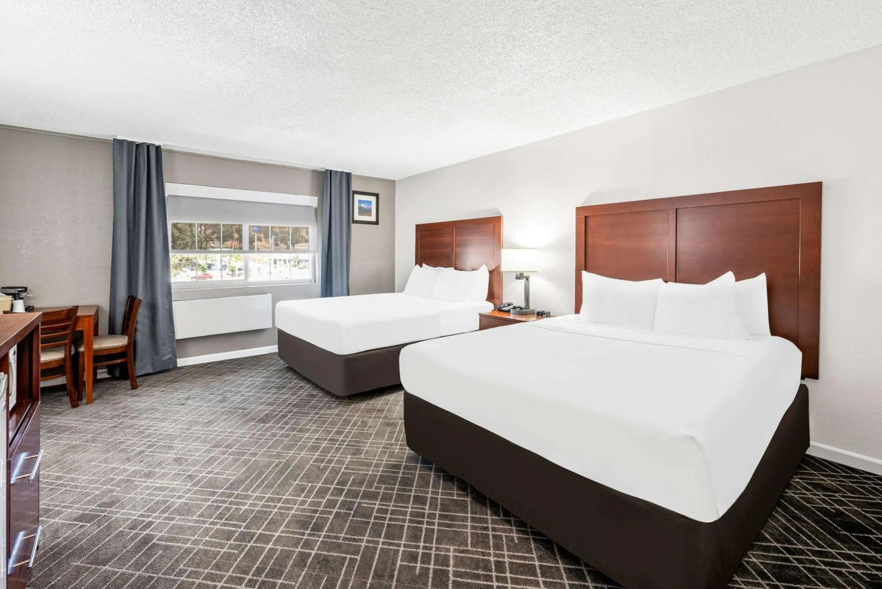 Bedroom, Bed in Comfort Inn Yreka I-5