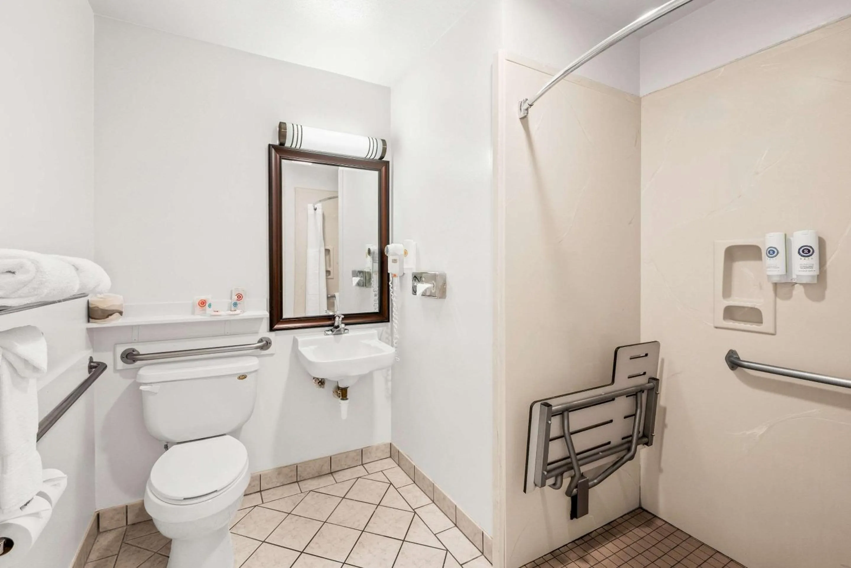 Bedroom in Comfort Inn Yreka I-5