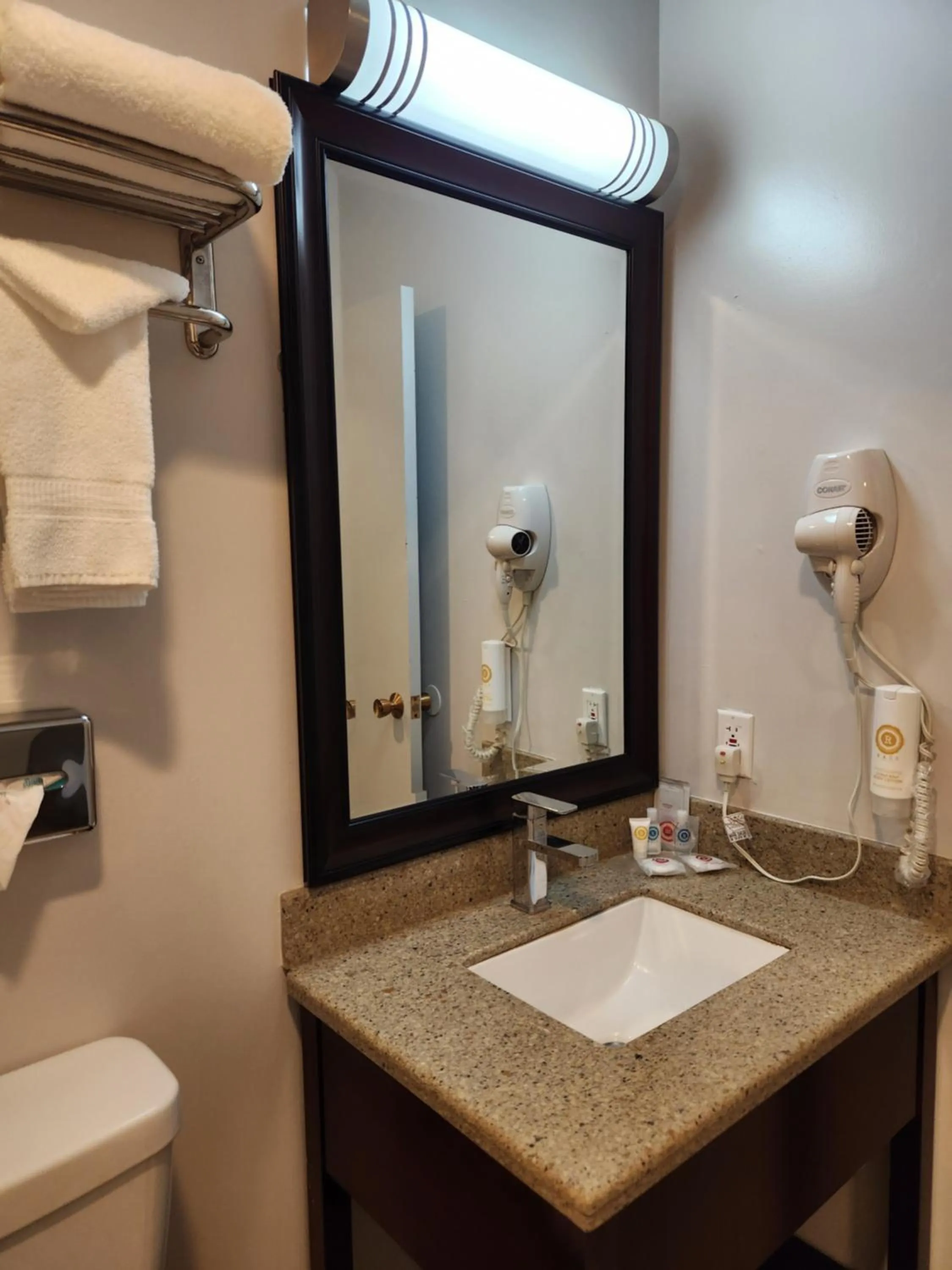 Bathroom in Comfort Inn Yreka I-5