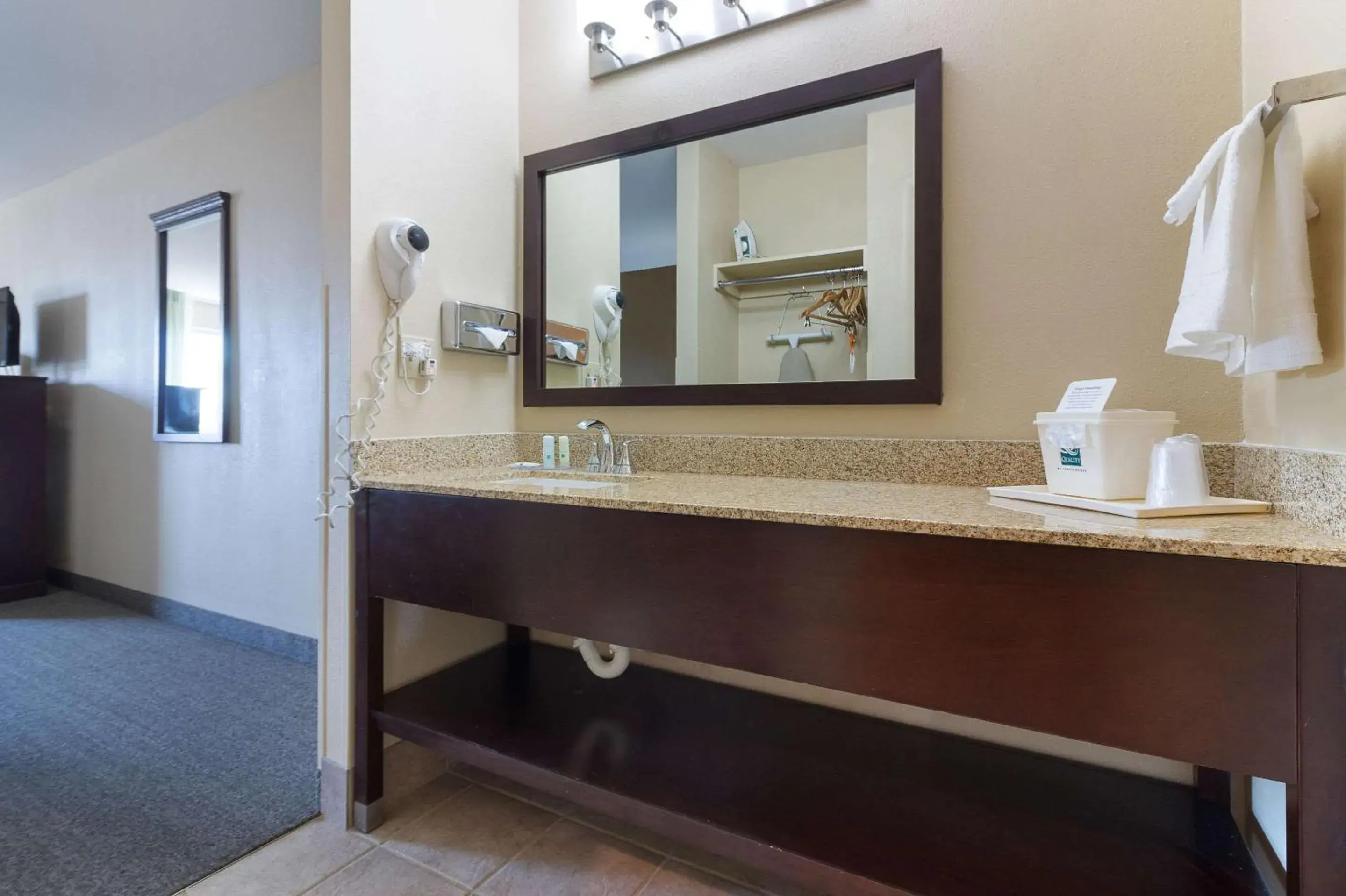 Bathroom in Quality Inn Yakima near State Fair Park
