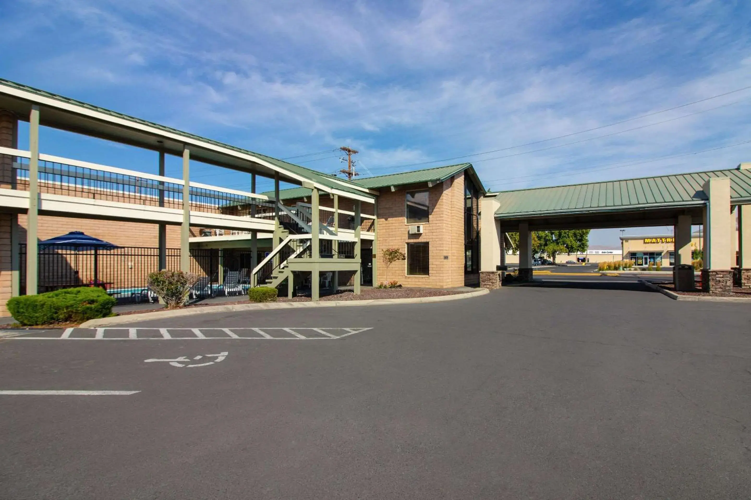 Property Building in Quality Inn Yakima near State Fair Park