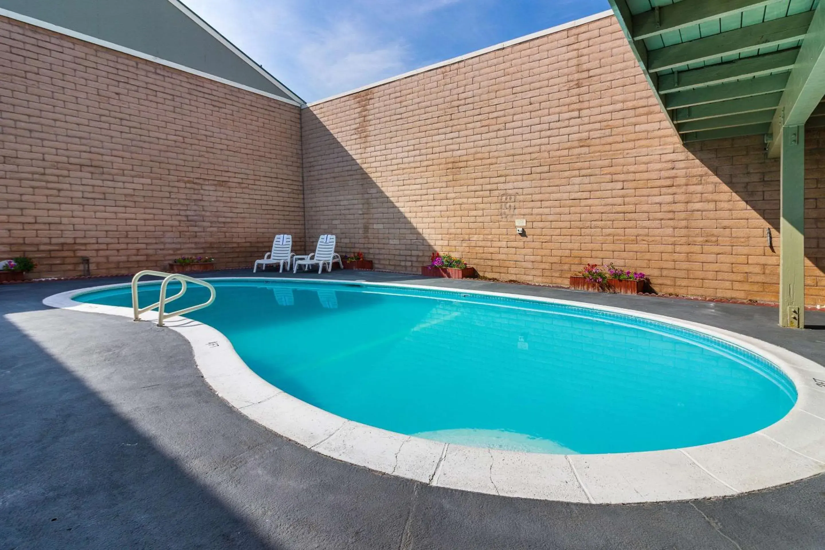 On site, Swimming Pool in Quality Inn Yakima near State Fair Park