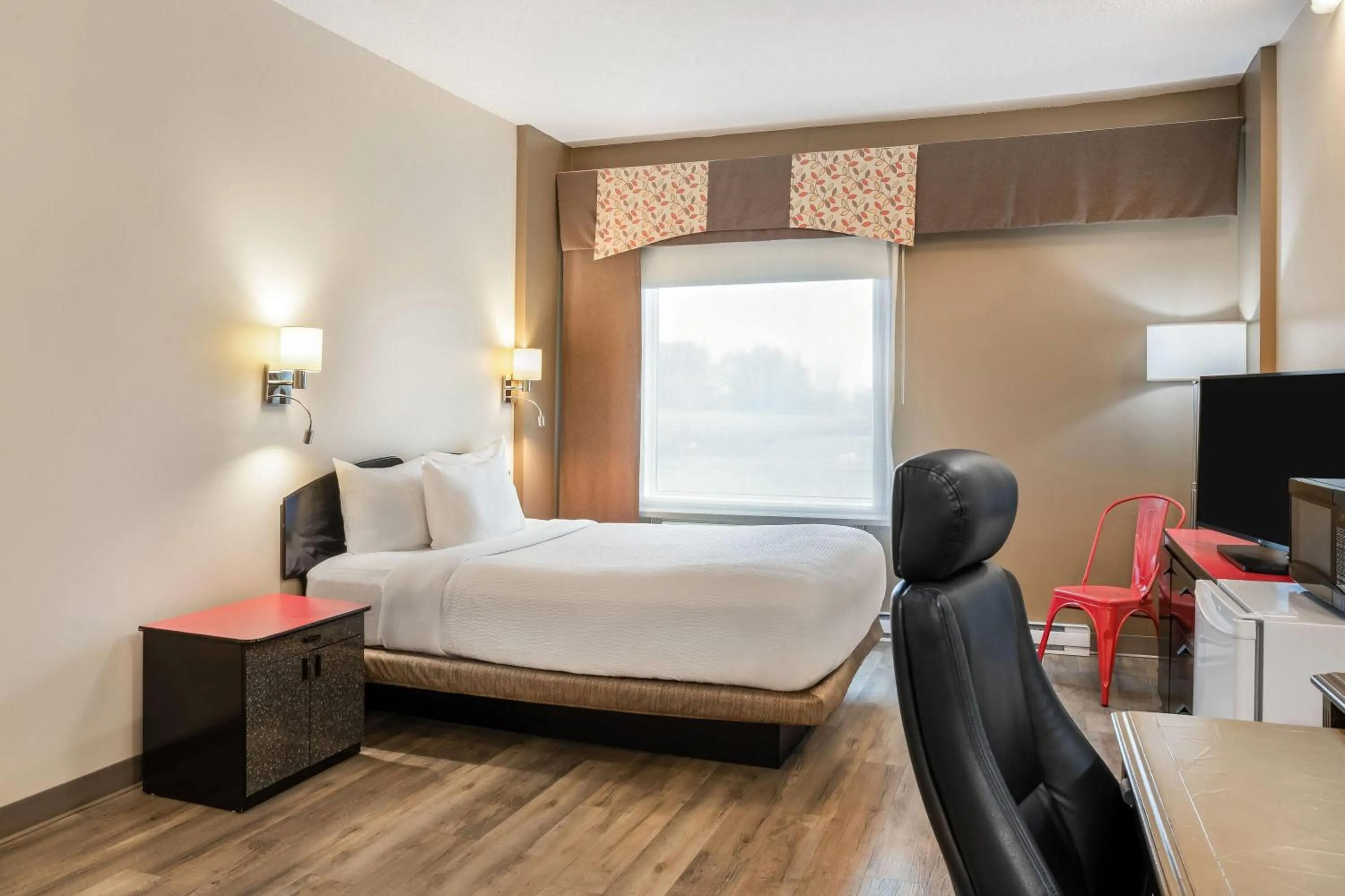 Bed in Days Inn by Wyndham Berthierville