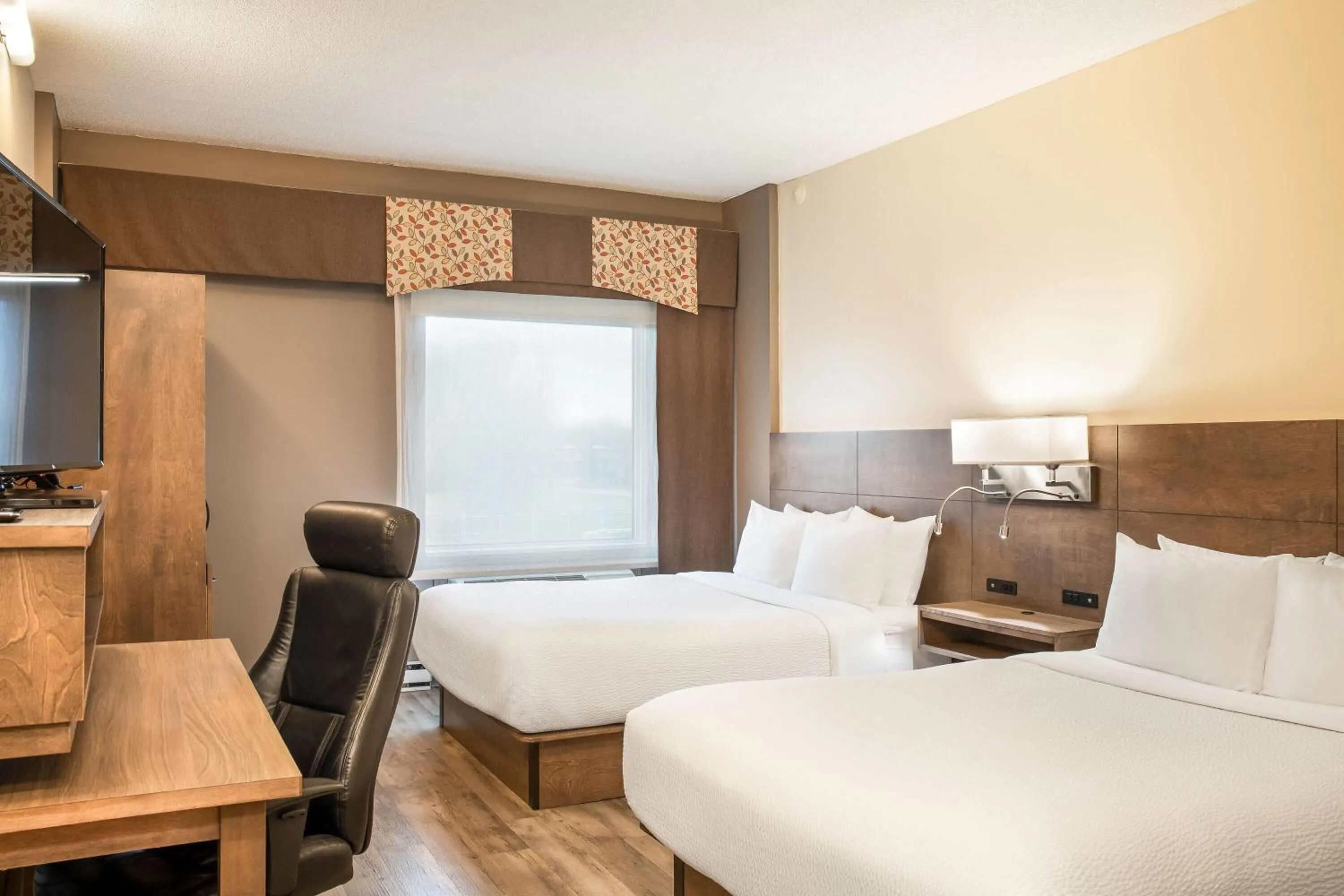 Bed in Days Inn by Wyndham Berthierville