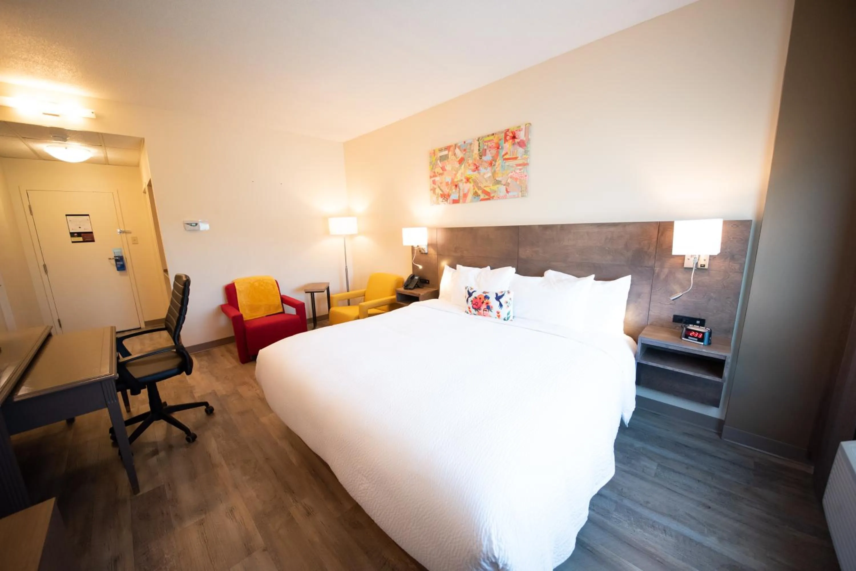 Bed in Days Inn by Wyndham Berthierville