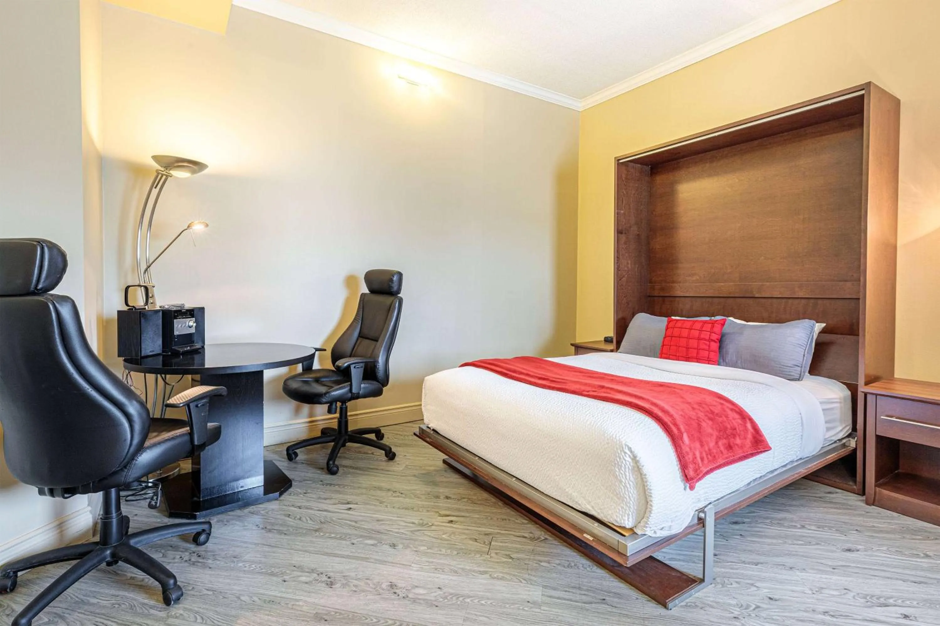 Bed in Days Inn by Wyndham Berthierville