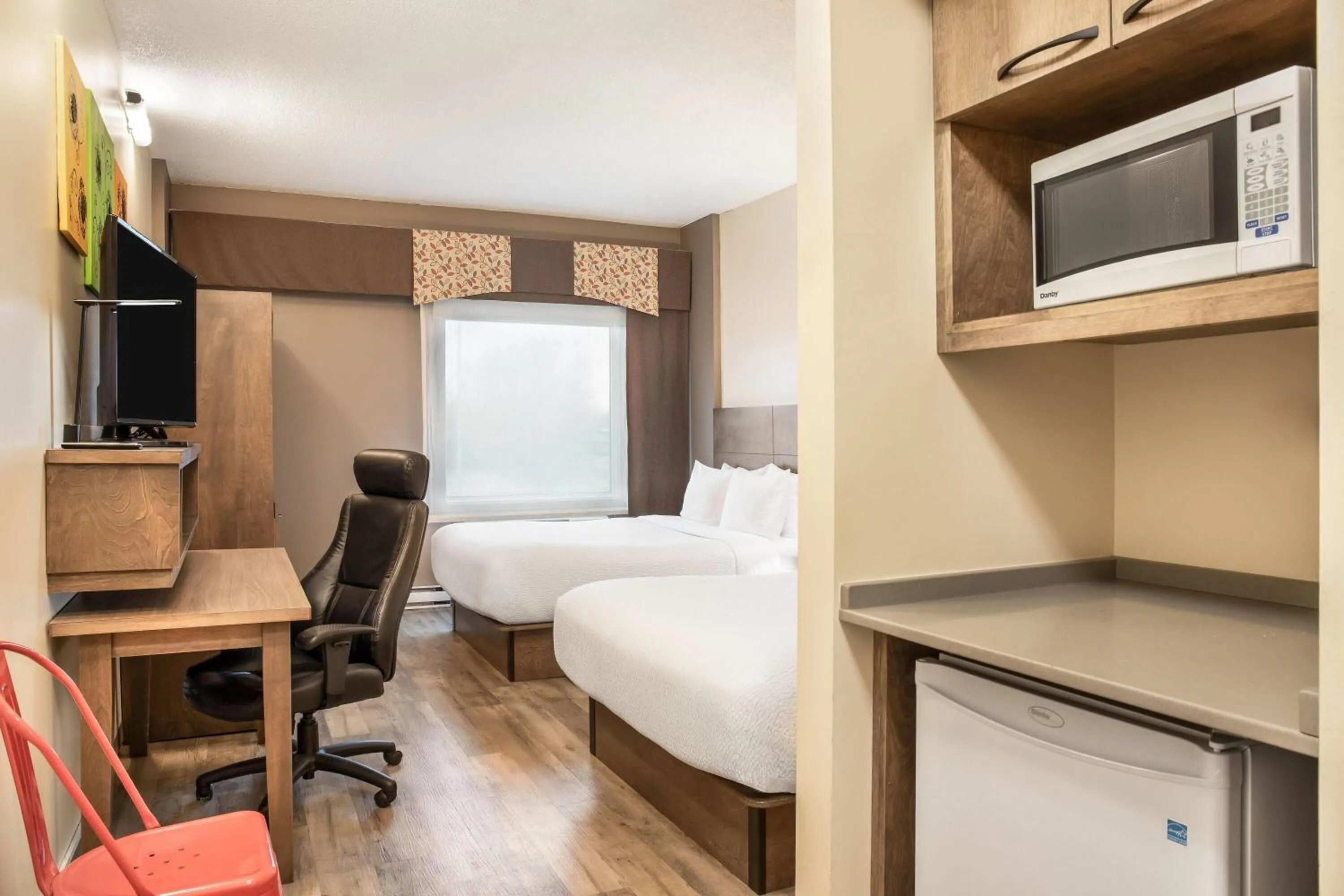 Bed in Days Inn by Wyndham Berthierville