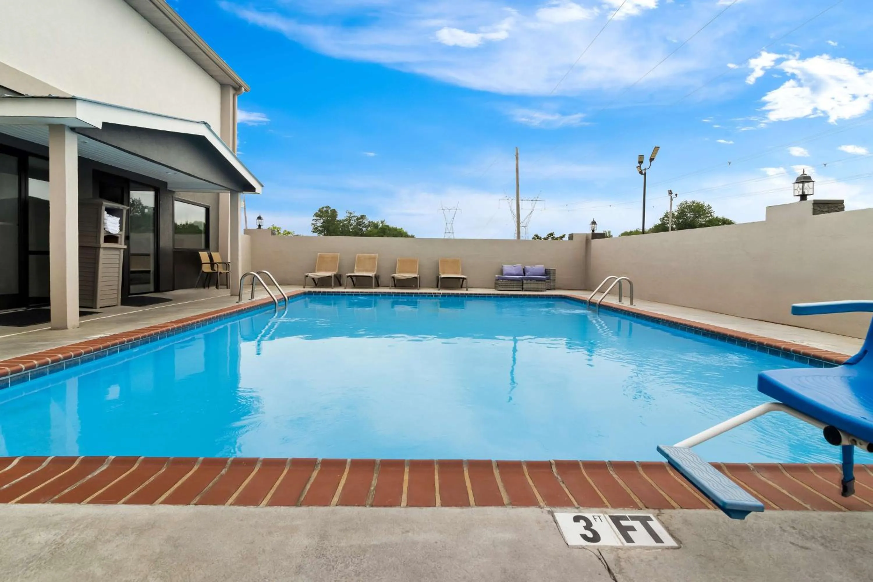Pool view in Best Western Paducah Inn