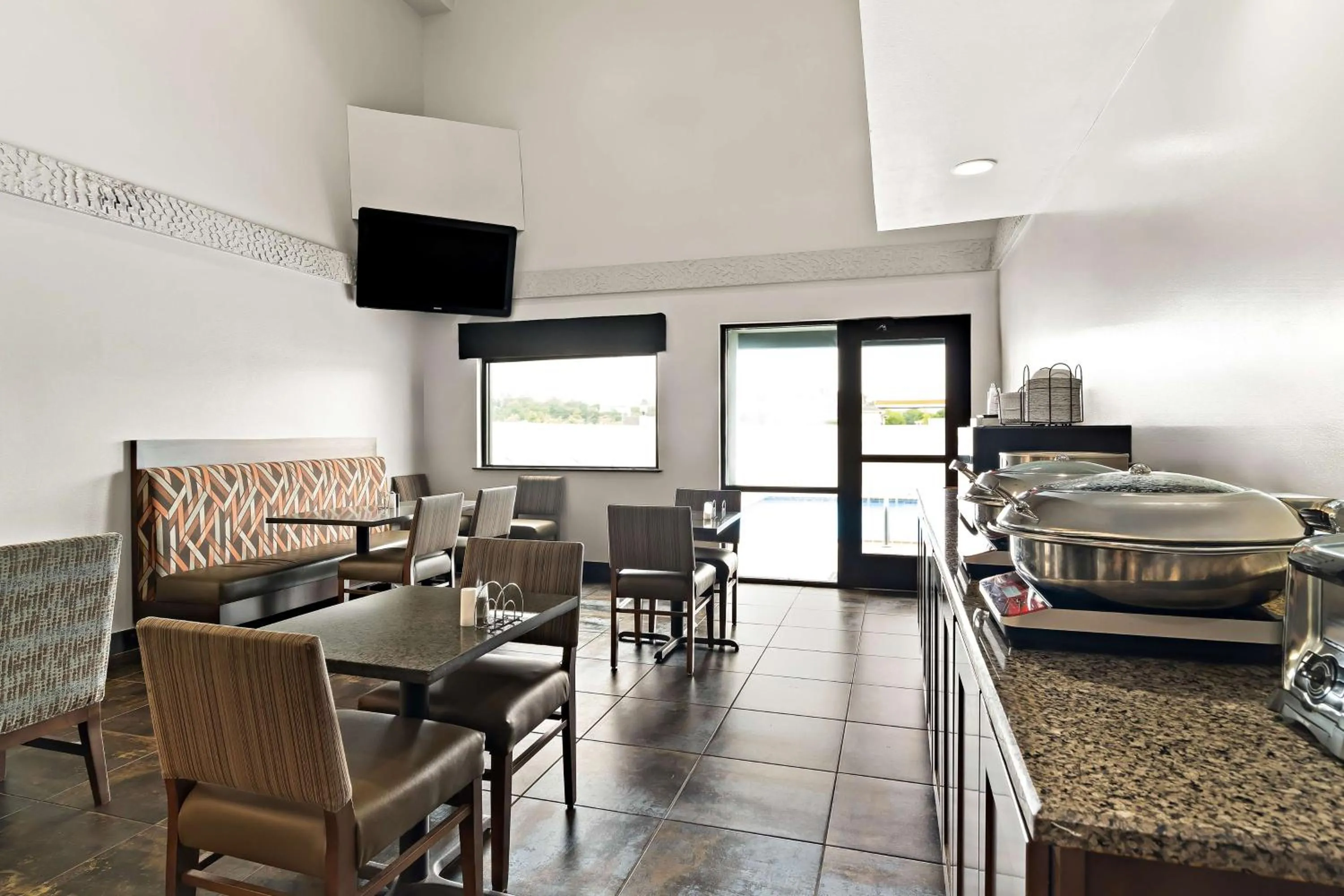 Breakfast in Best Western Paducah Inn