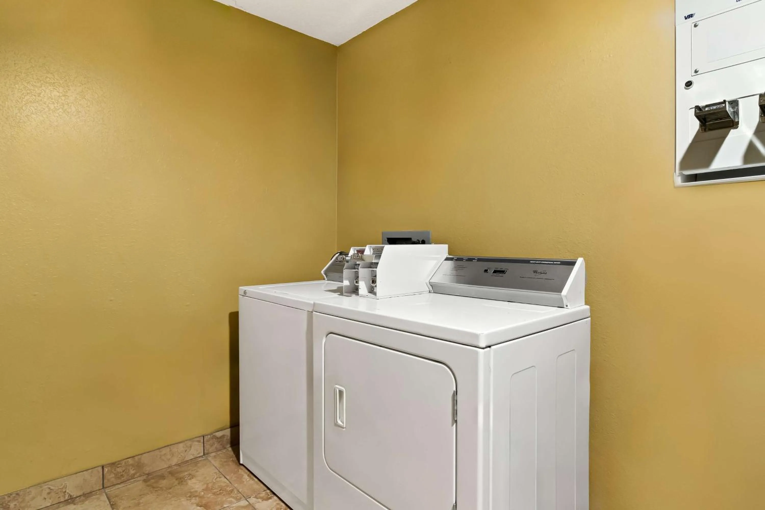 Property building in Best Western Paducah Inn