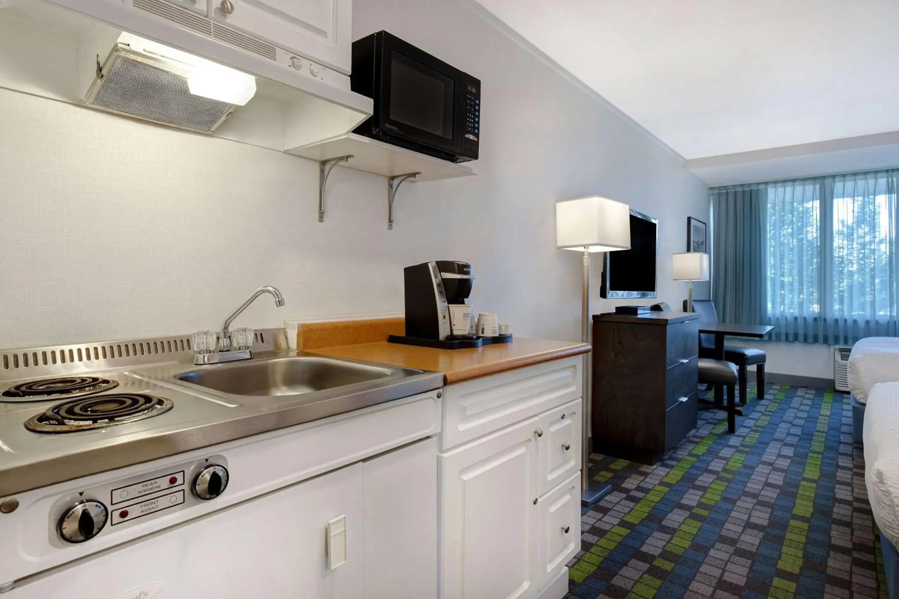 Photo of the whole room in Days Inn by Wyndham Victoria Airport Sidney Photo of the whole room in Days Inn by Wyndham Victoria Airport Sidney