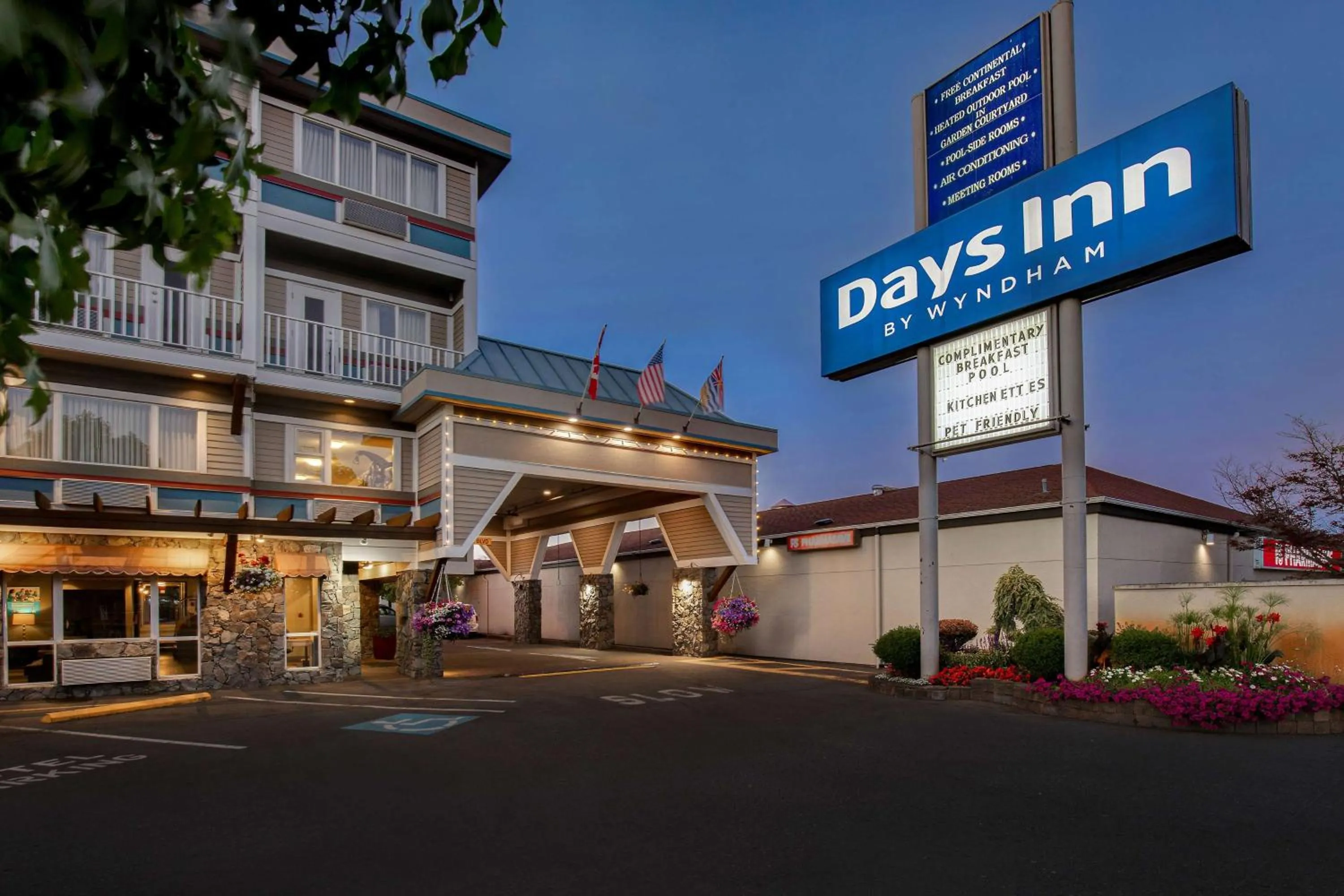 Property building in Days Inn by Wyndham Victoria Airport Sidney