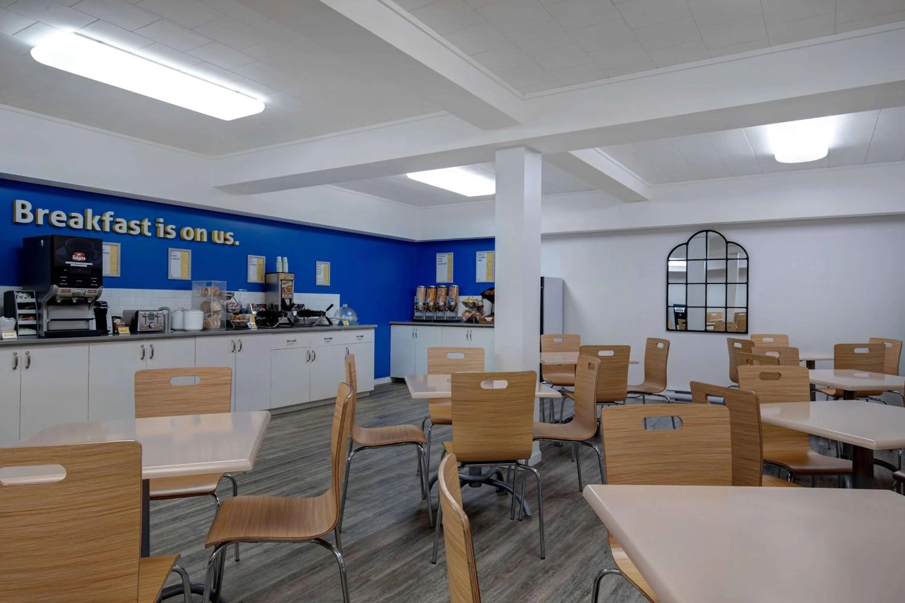 Restaurant/places to eat in Days Inn by Wyndham Victoria Airport Sidney