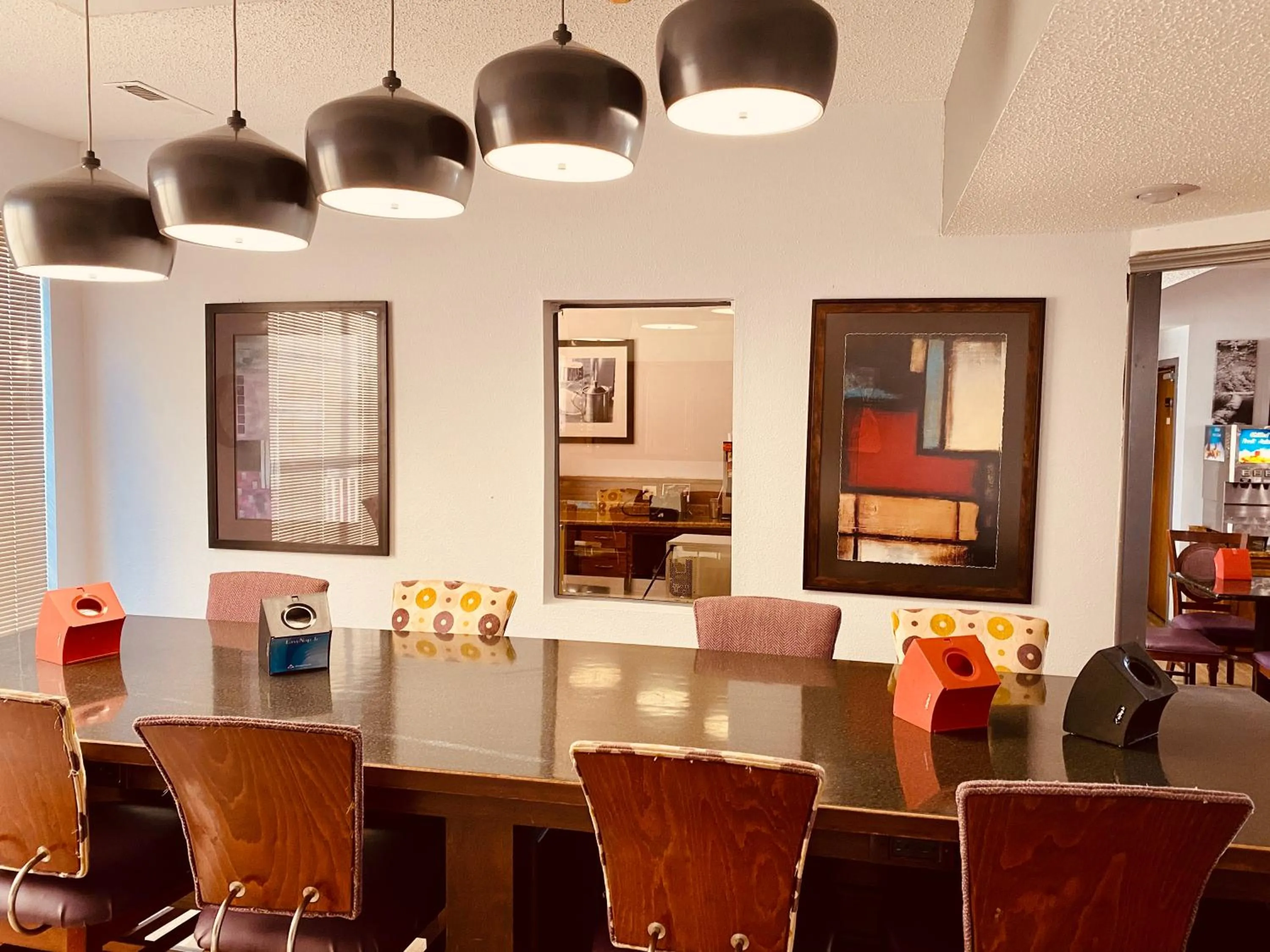 Breakfast in Howard Johnson by Wyndham Branson Theatre District