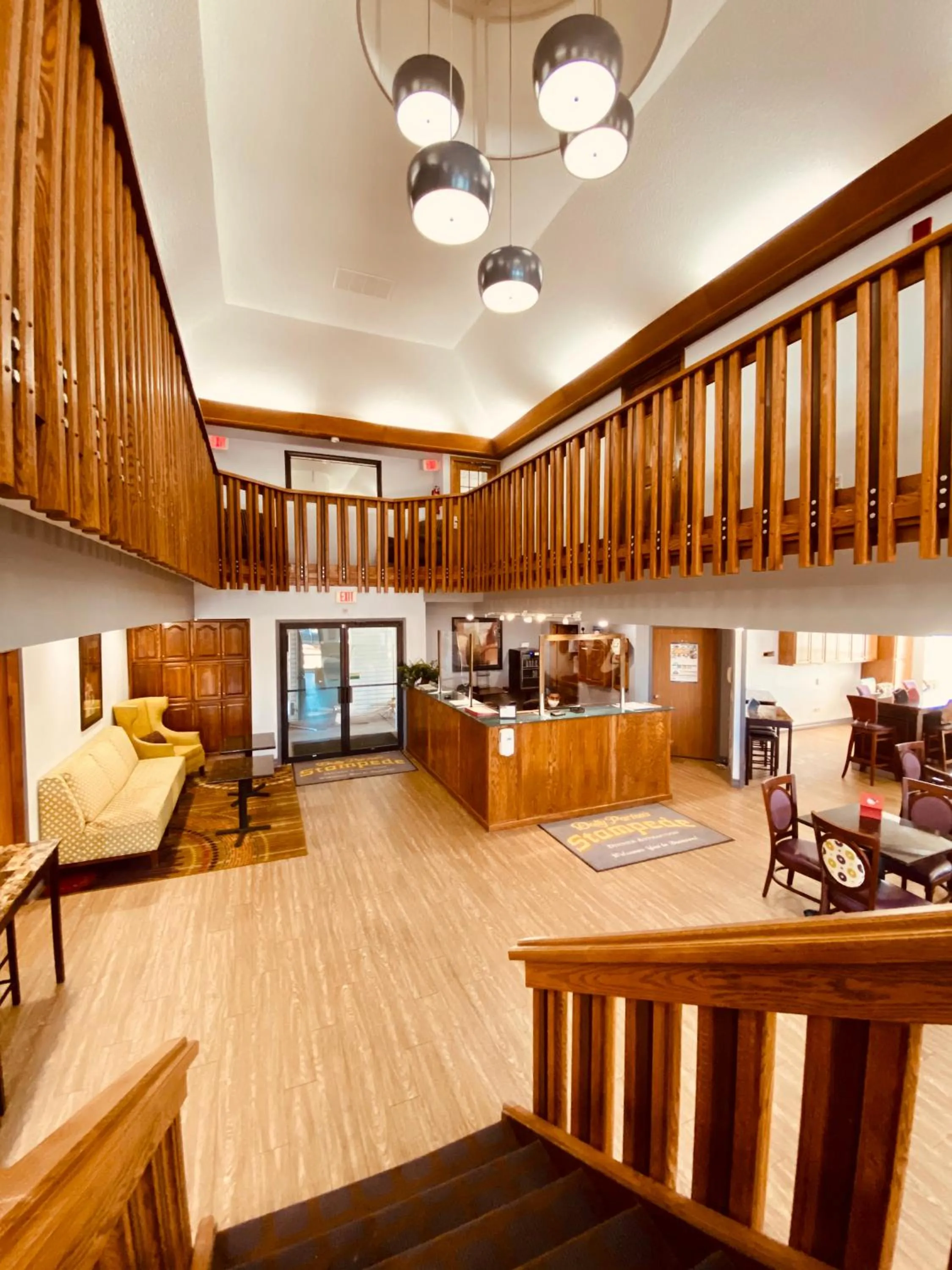 Lobby or reception in Howard Johnson by Wyndham Branson Theatre District