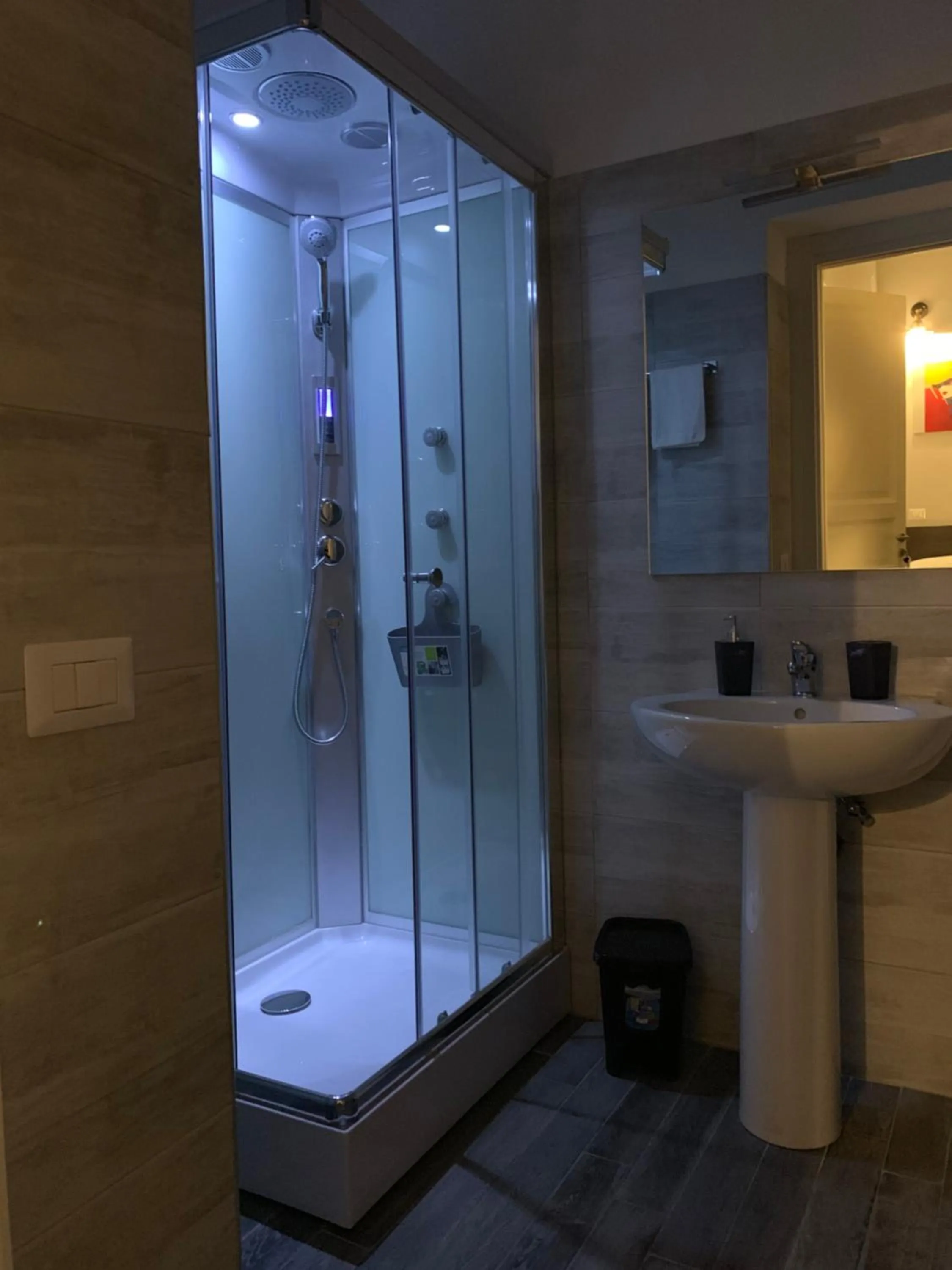 Shower in Caio Duilio B&B