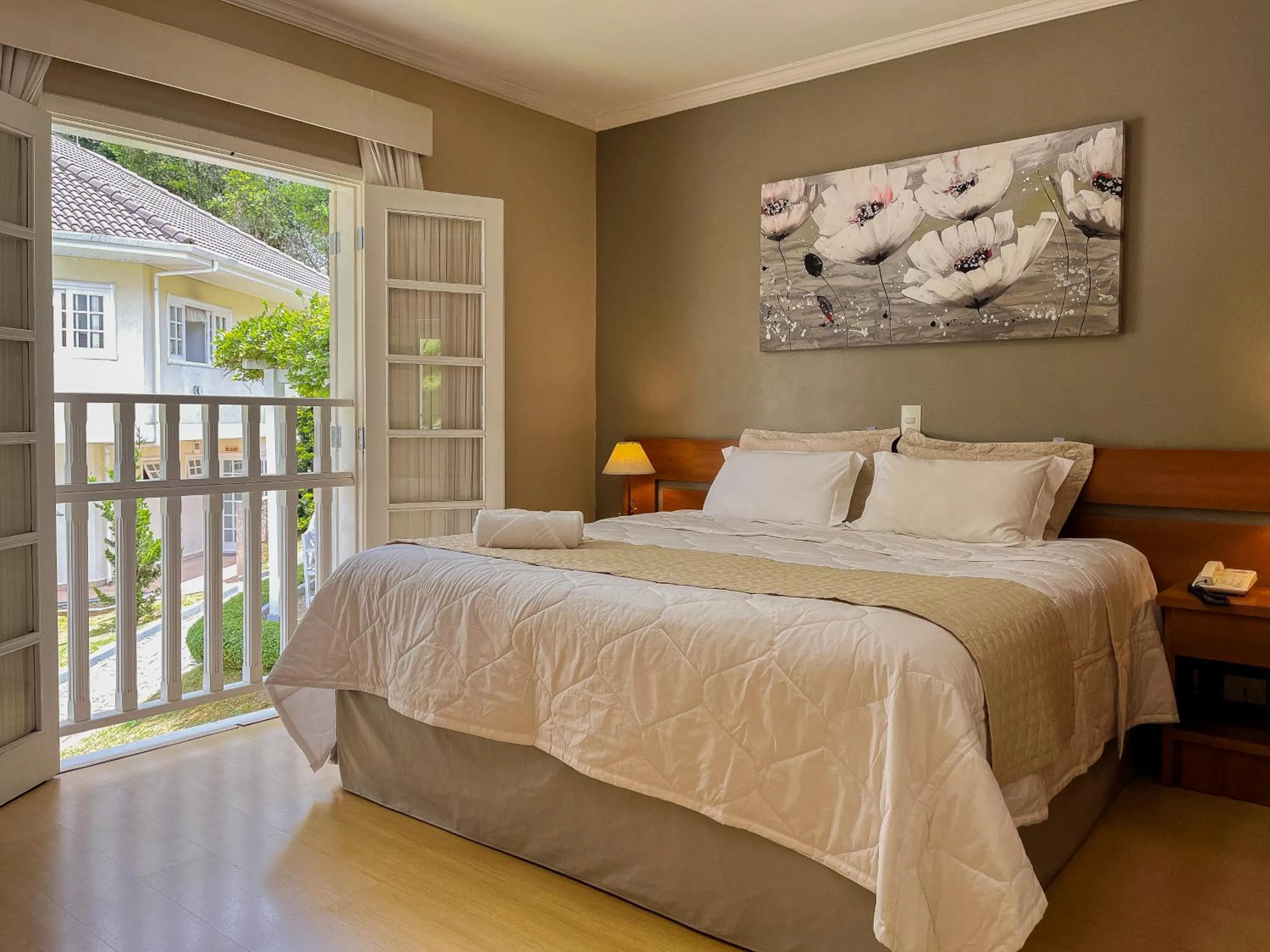 Bedroom, Bed in Pousada Nacional Inn Campos do Jordão