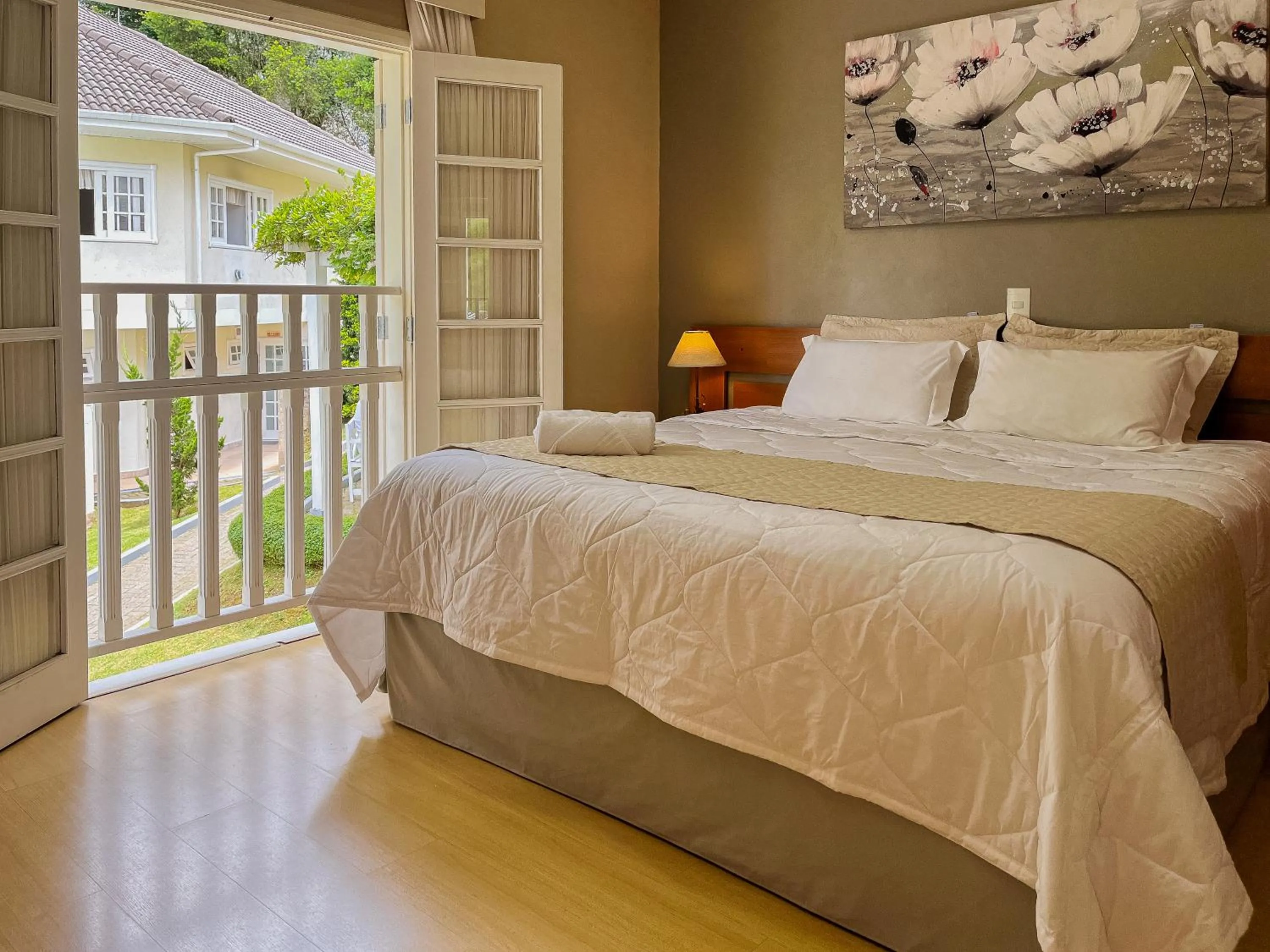 Bedroom, Bed in Pousada Nacional Inn Campos do Jordão