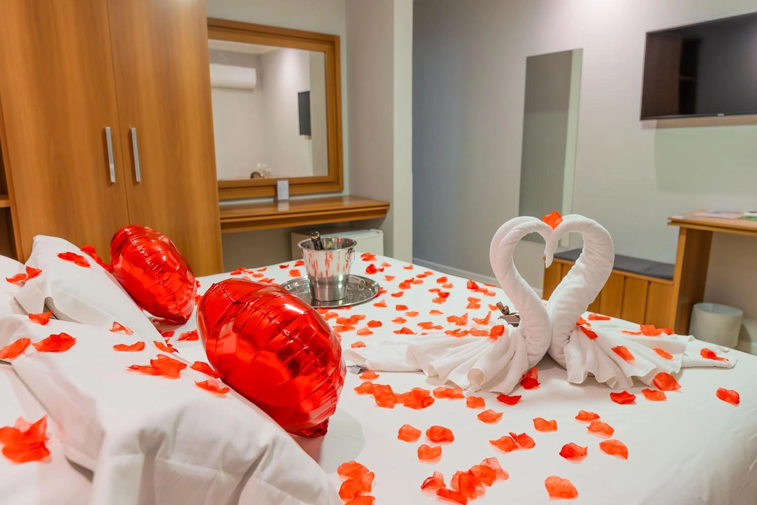 Bedroom, Bed in Pousada Nacional Inn Campos do Jordão