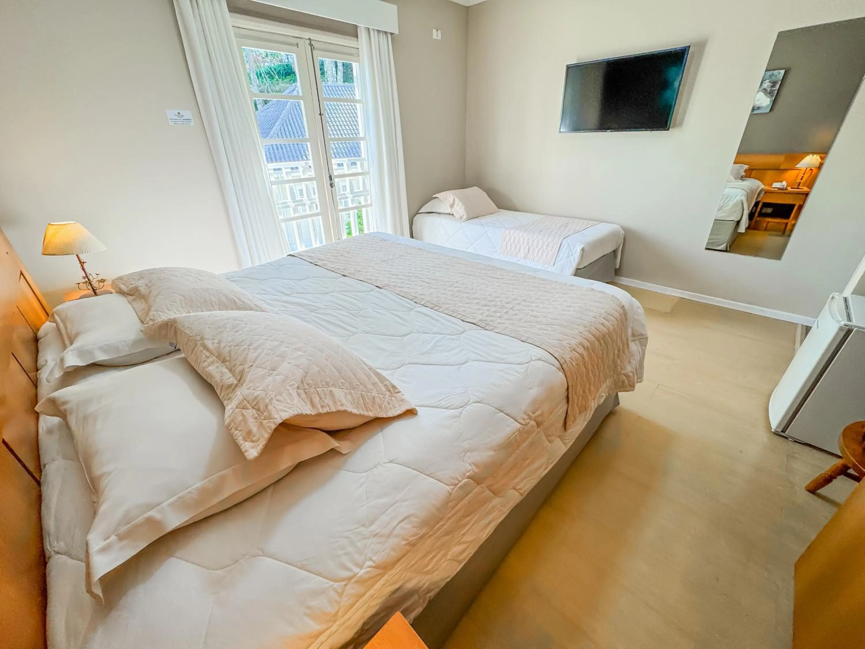 Bedroom, Bed in Pousada Nacional Inn Campos do Jordão