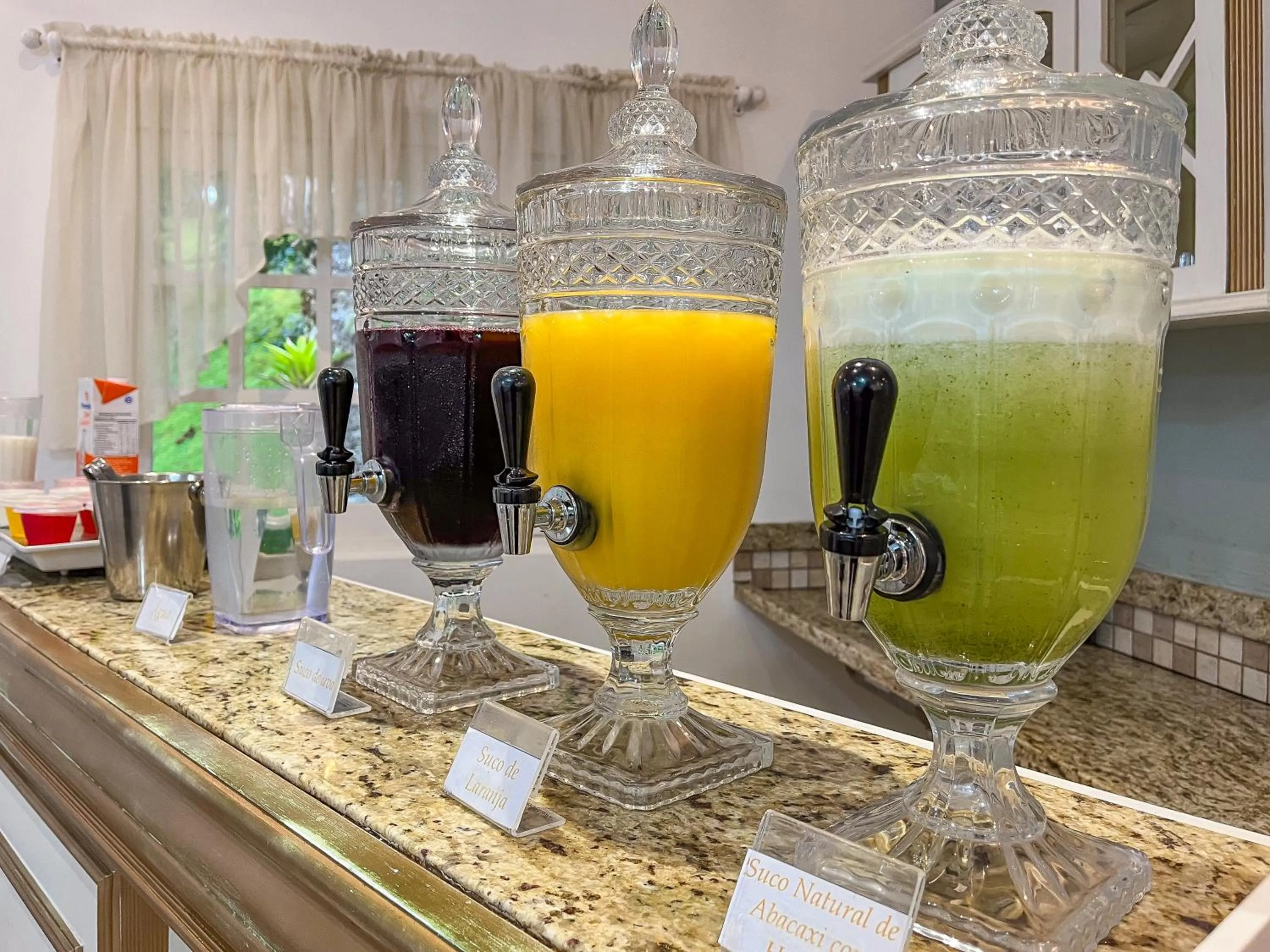 Breakfast in Pousada Nacional Inn Campos do Jordão