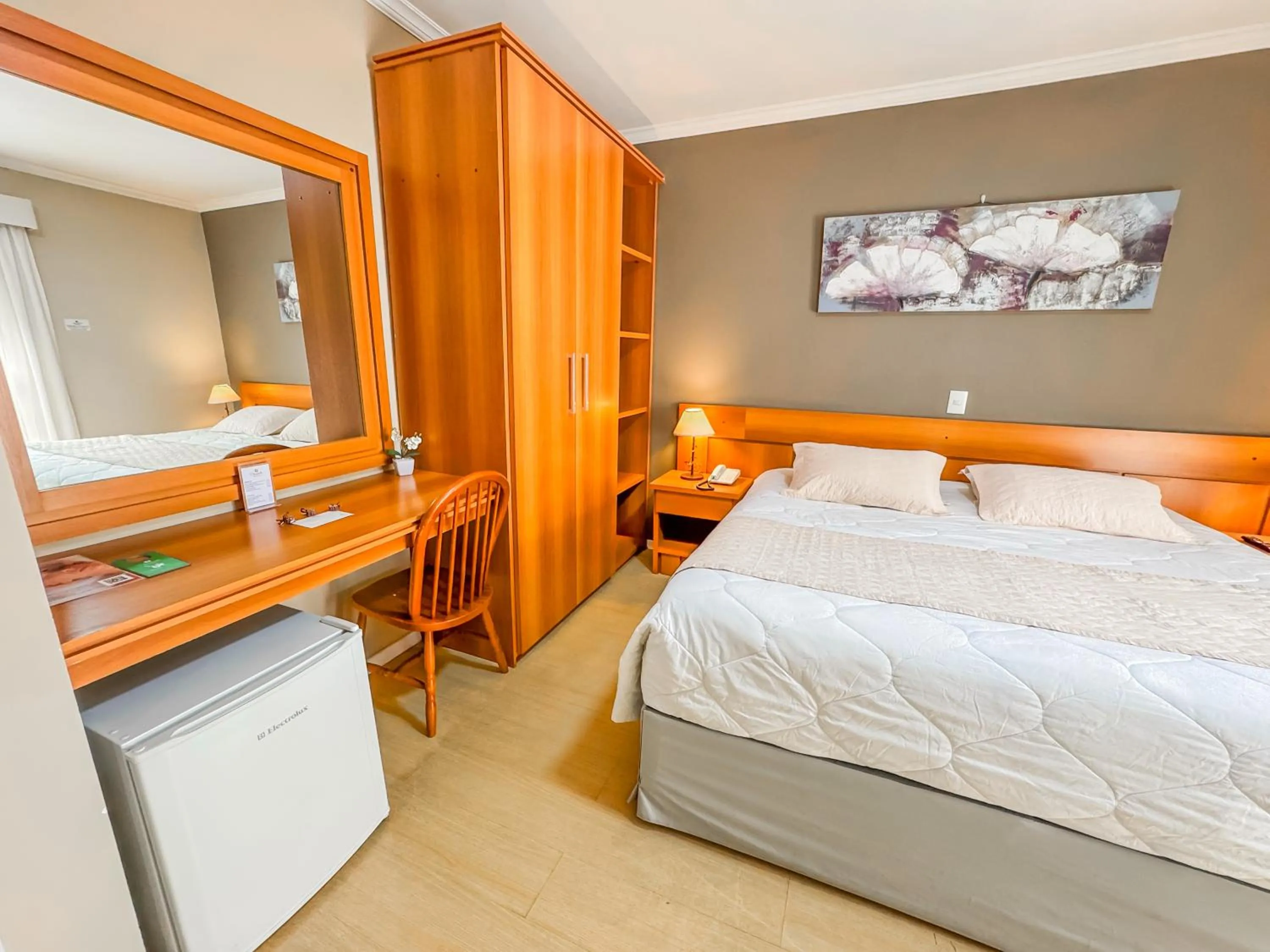 Bedroom, Bed in Pousada Nacional Inn Campos do Jordão