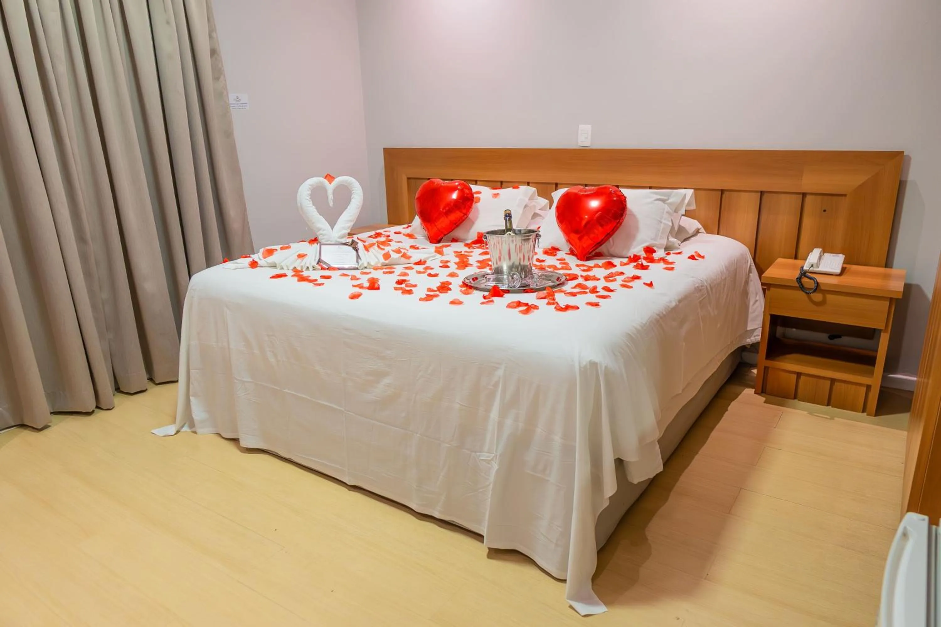 Bedroom, Bed in Pousada Nacional Inn Campos do Jordão