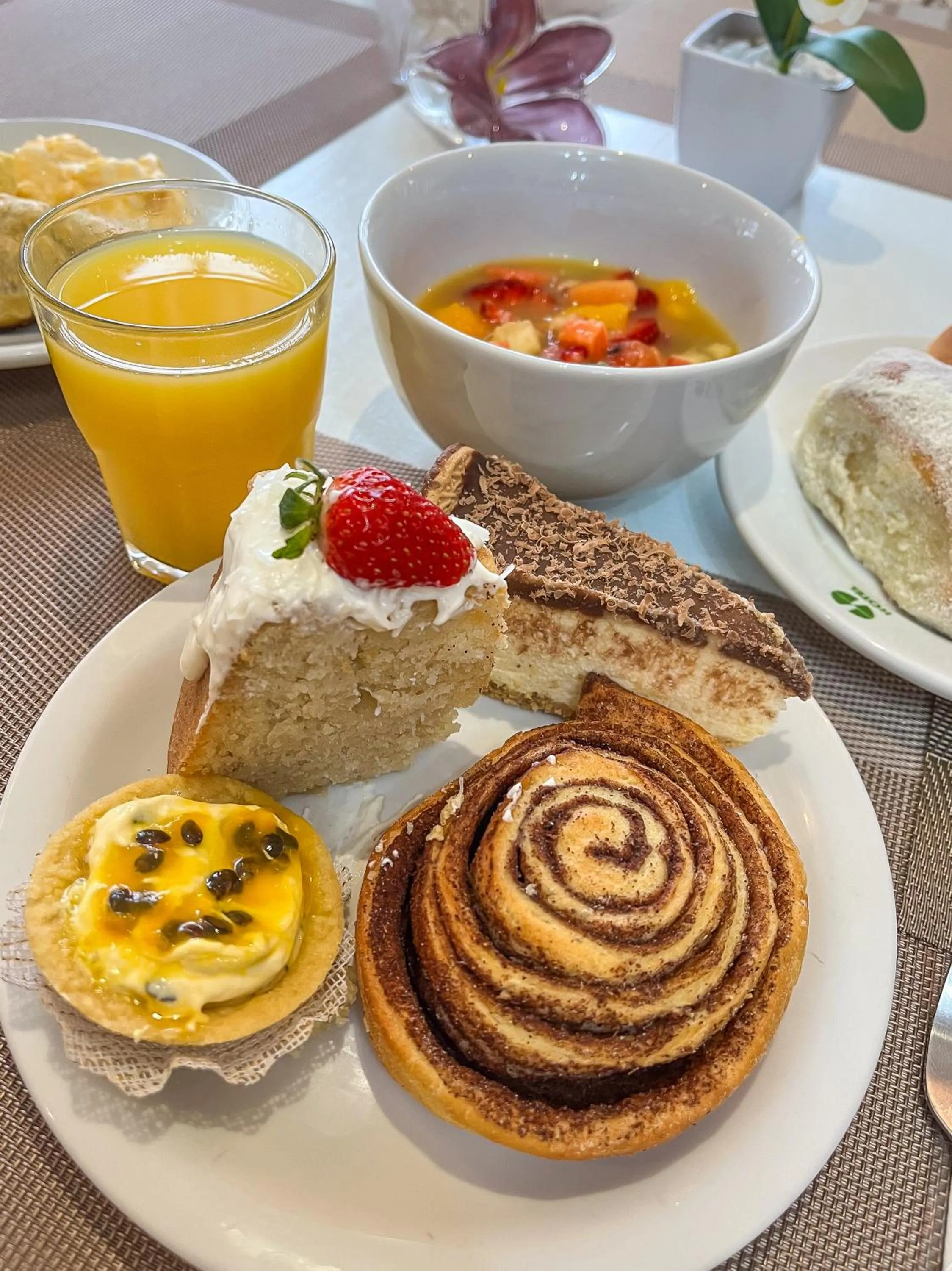 Breakfast in Pousada Nacional Inn Campos do Jordão