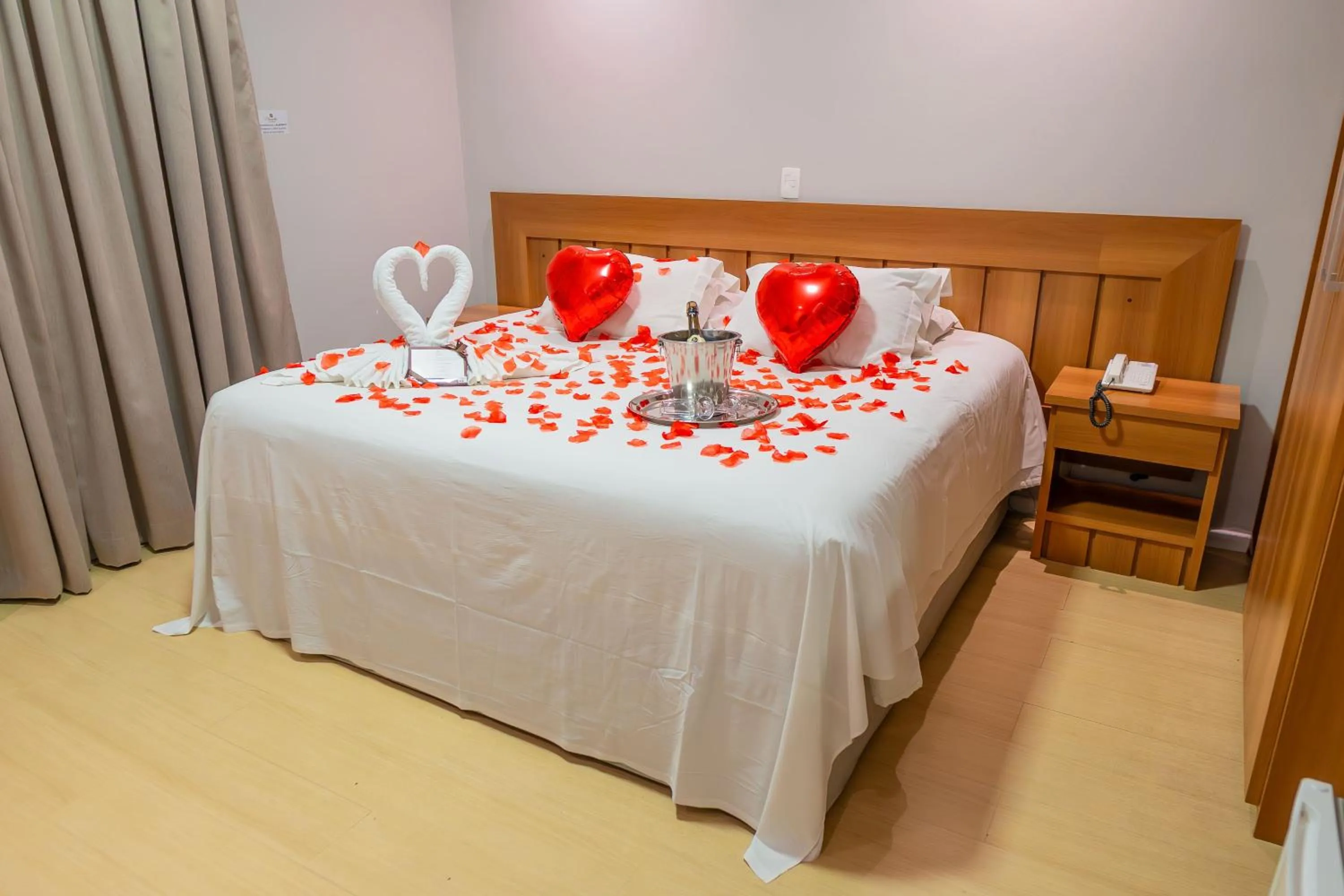 Bedroom, Bed in Pousada Nacional Inn Campos do Jordão