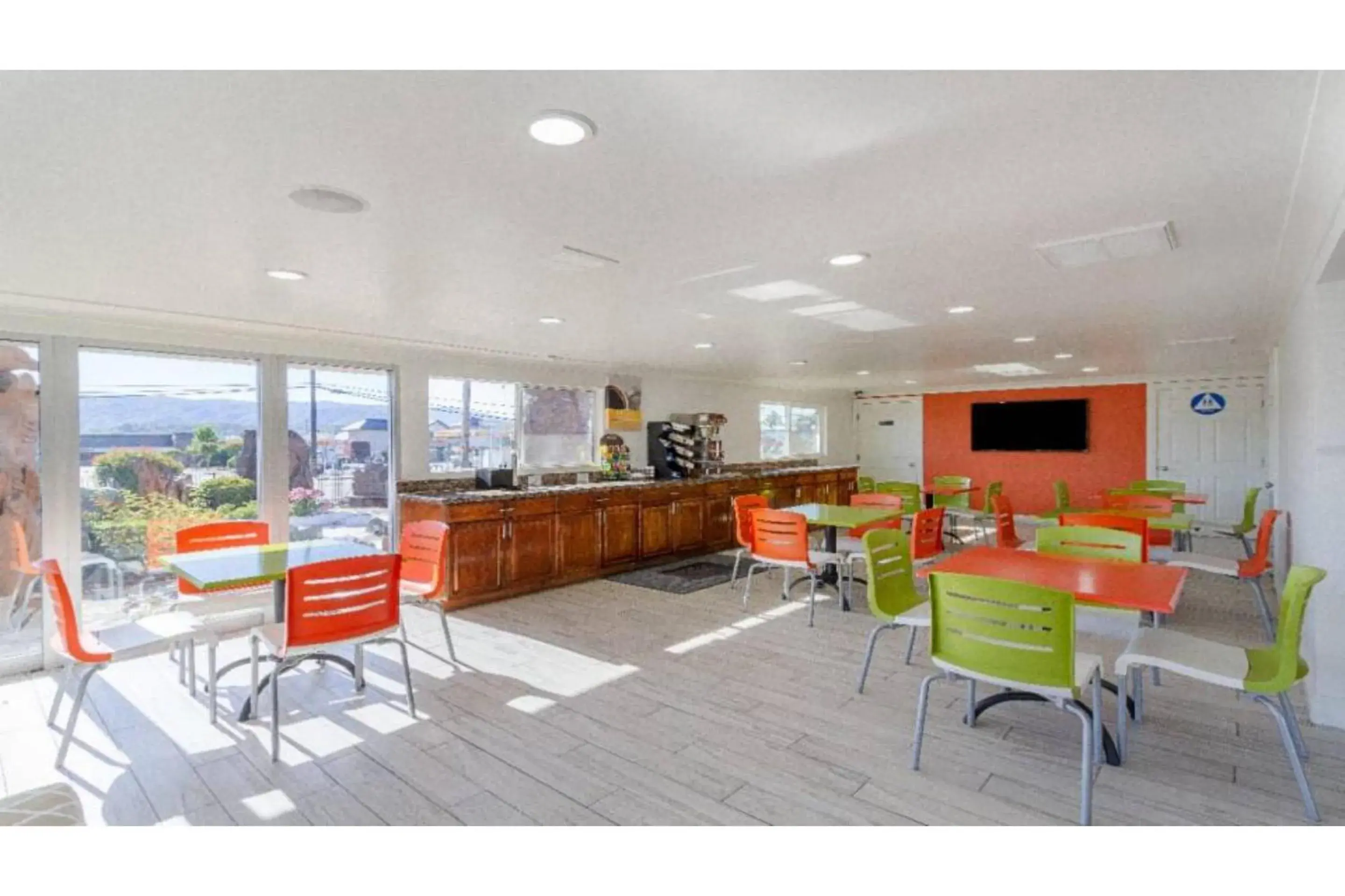 Restaurant/places to eat in Motel 6-Ukiah, CA - North Restaurant/places to eat in Motel 6-Ukiah, CA - North