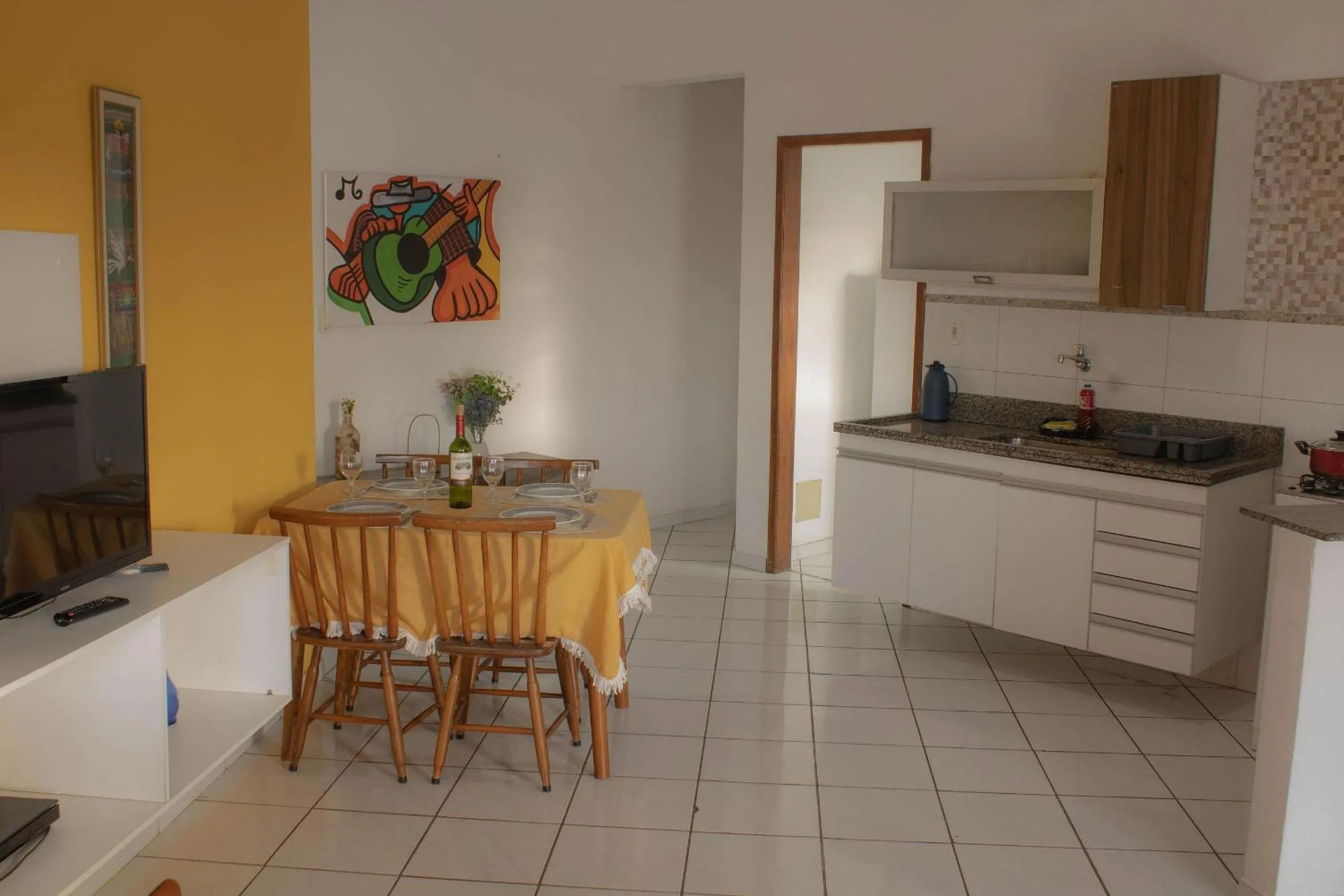 Living room in ECONOMICS- Amplo, Ventilado e Aconchegante