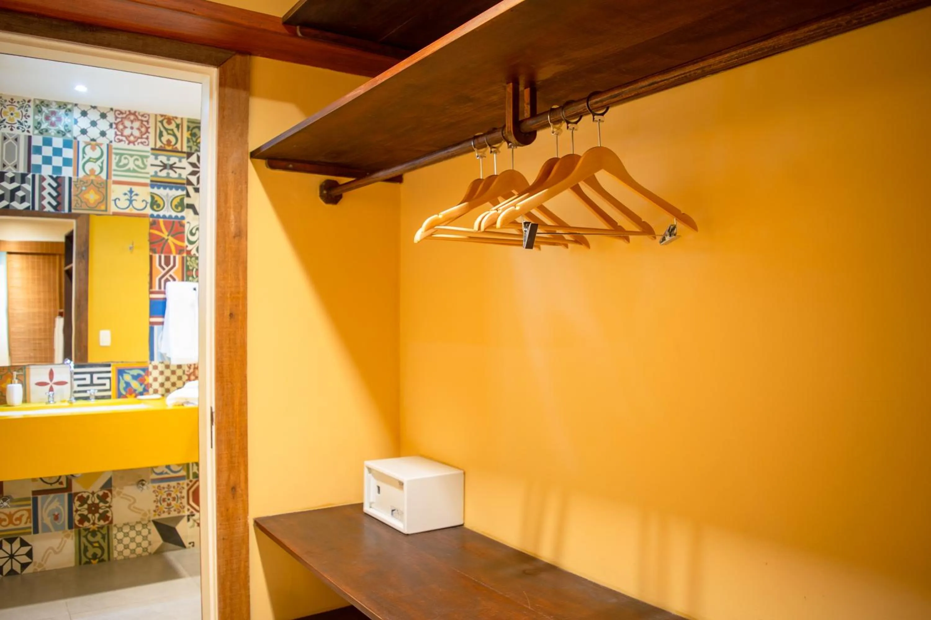 wardrobe in Pousada da Cyssa