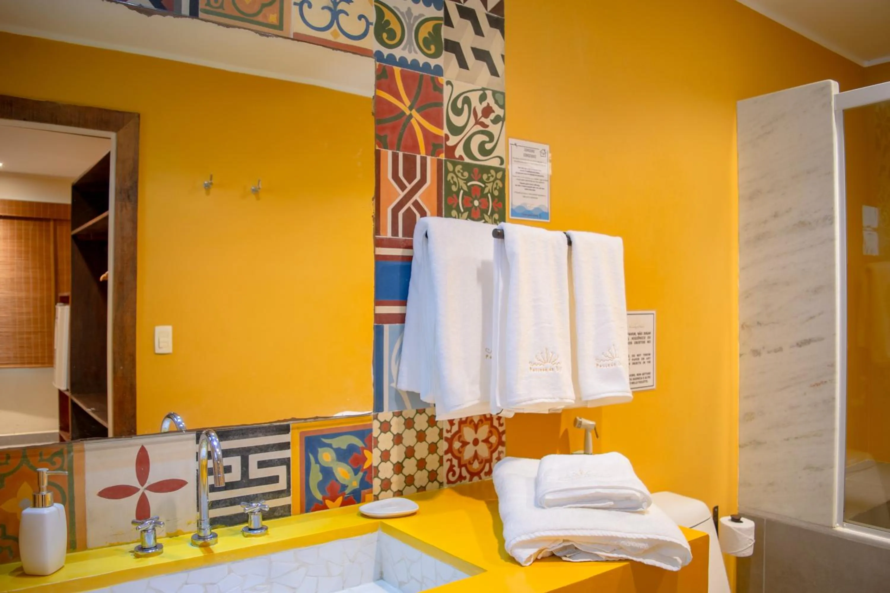 Bathroom in Pousada da Cyssa