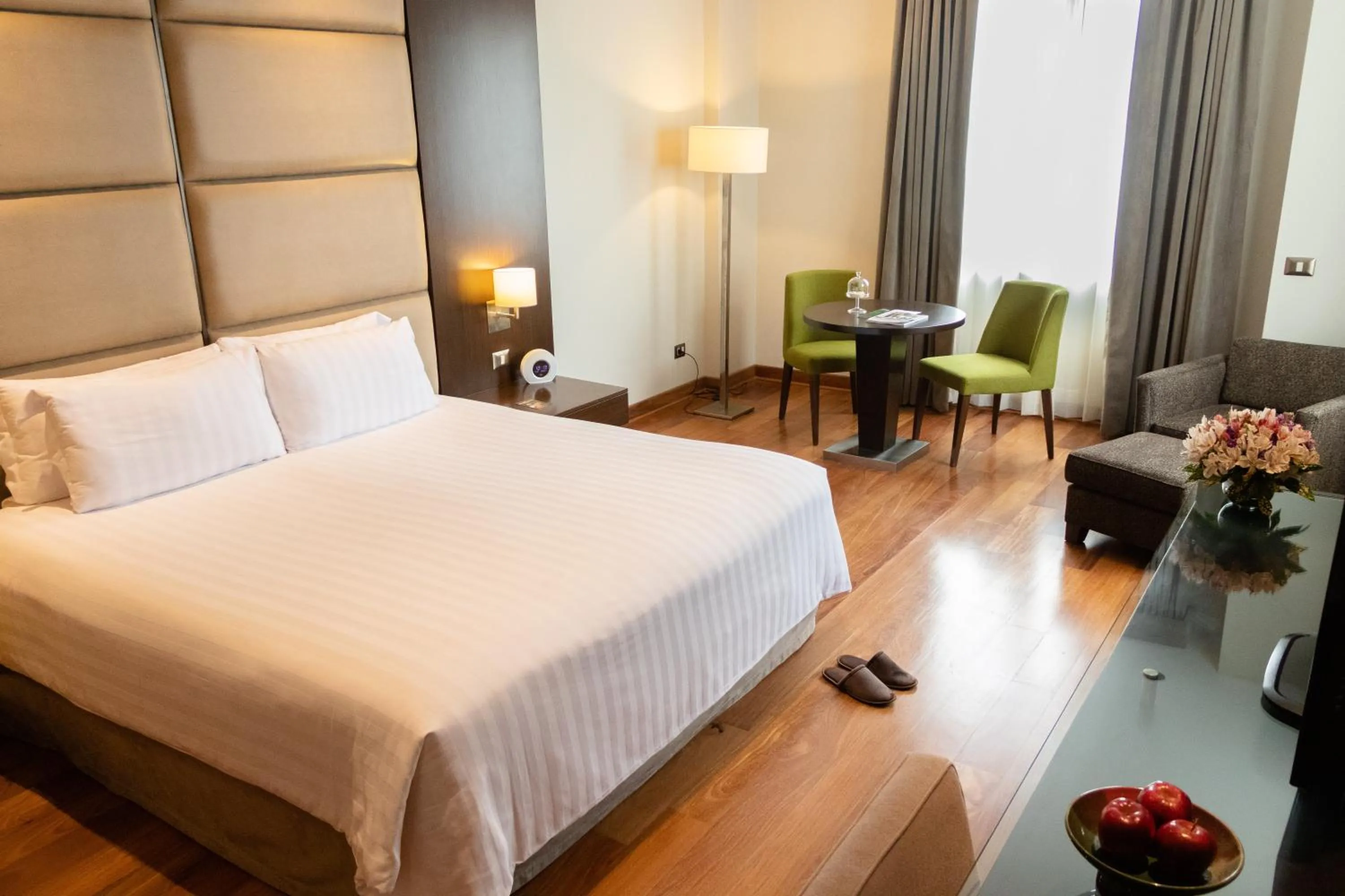 Photo of the whole room, Bed in Manto Hotel Lima - MGallery Collection