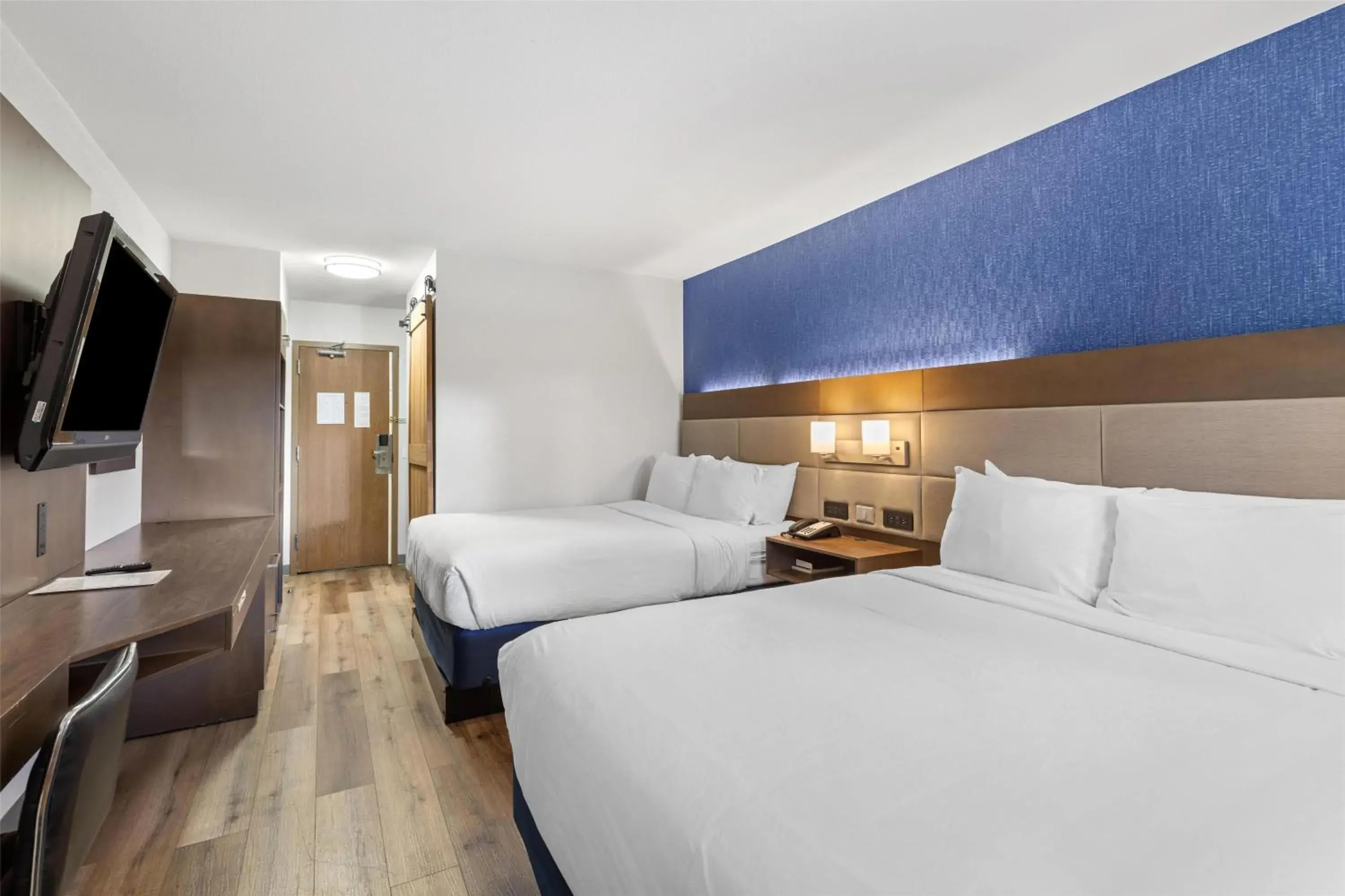 Bedroom, Bed in SureStay Plus Hotel by Best Western Mammoth Lakes Bedroom, Bed in SureStay Plus Hotel by Best Western Mammoth Lakes