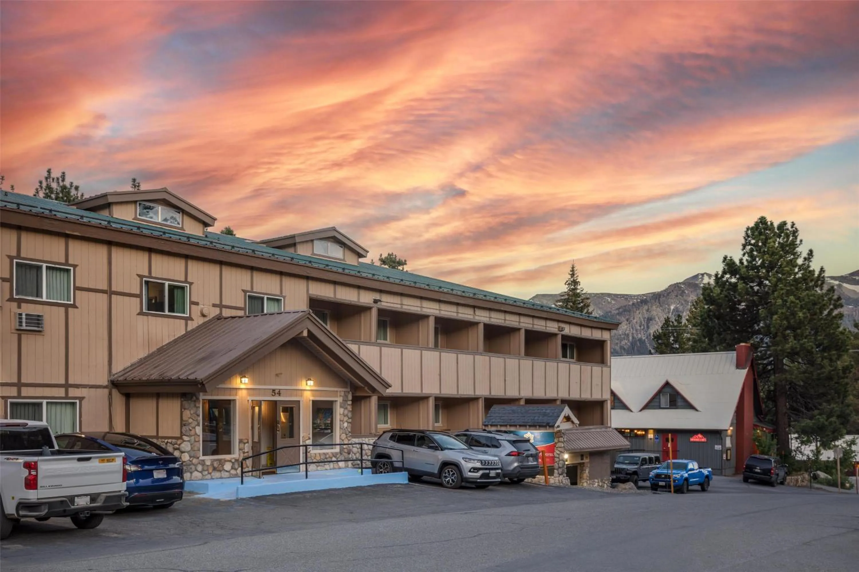 Property building in SureStay Plus Hotel by Best Western Mammoth Lakes