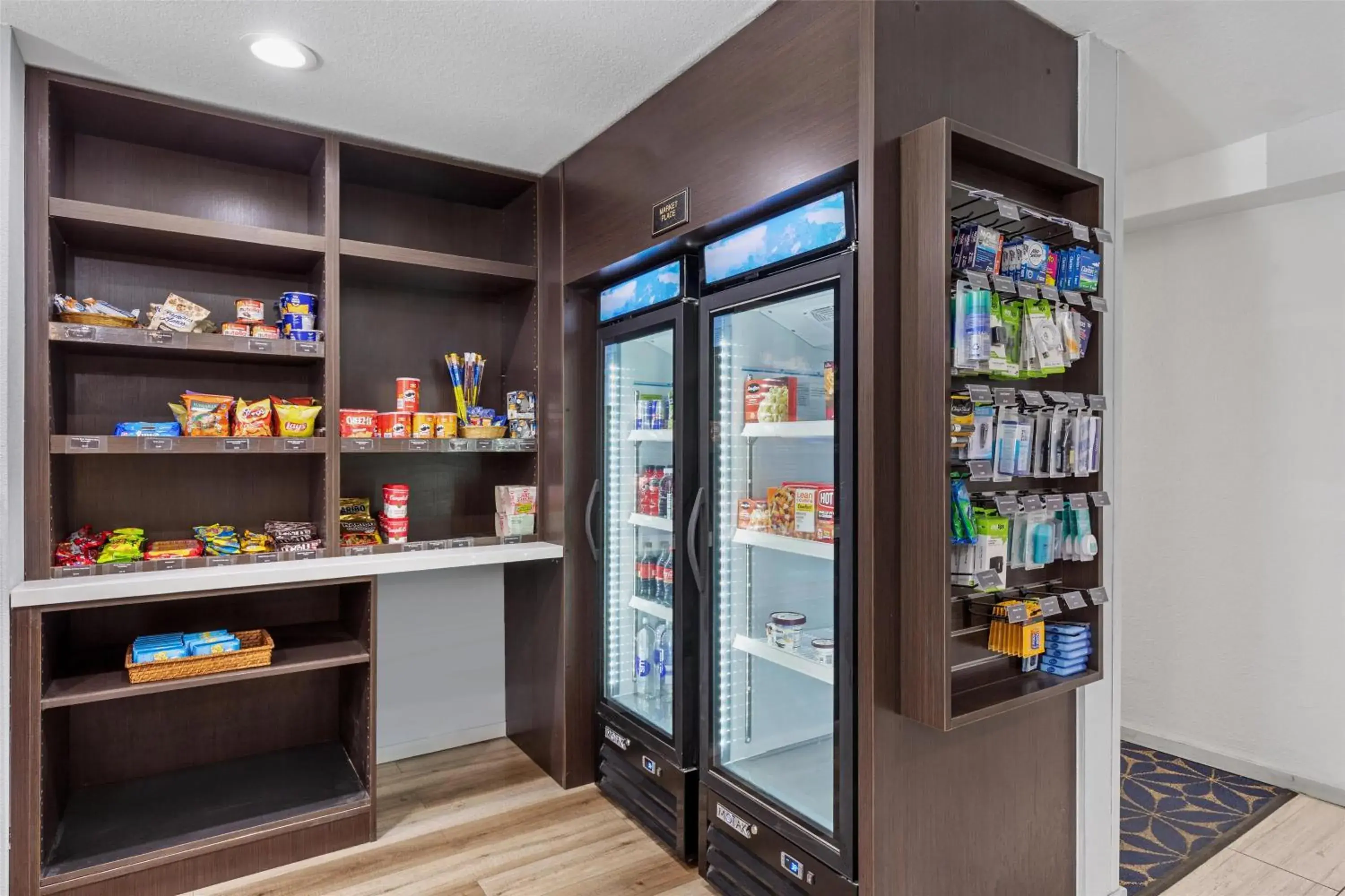 Property building in SureStay Plus Hotel by Best Western Mammoth Lakes Property building in SureStay Plus Hotel by Best Western Mammoth Lakes