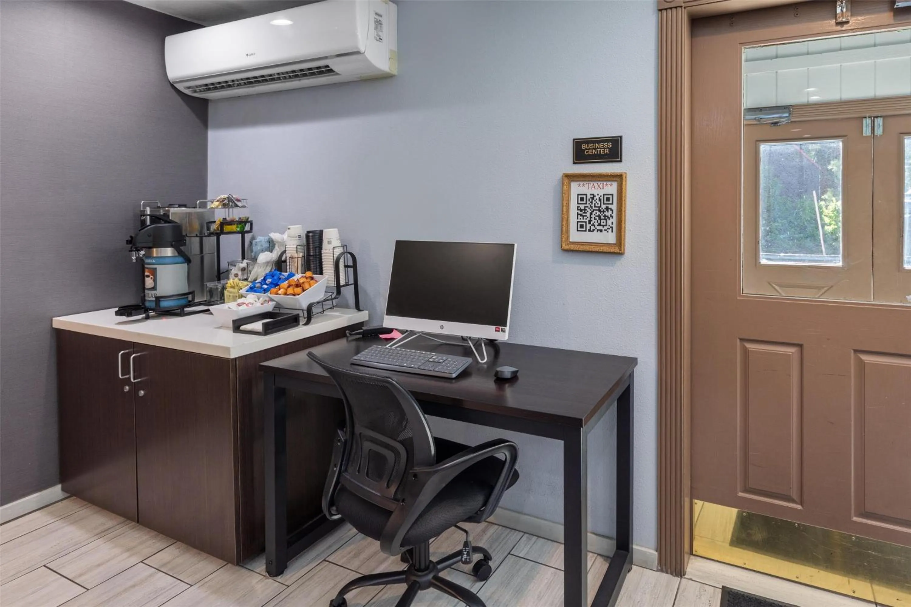 Business facilities in SureStay Plus Hotel by Best Western Mammoth Lakes