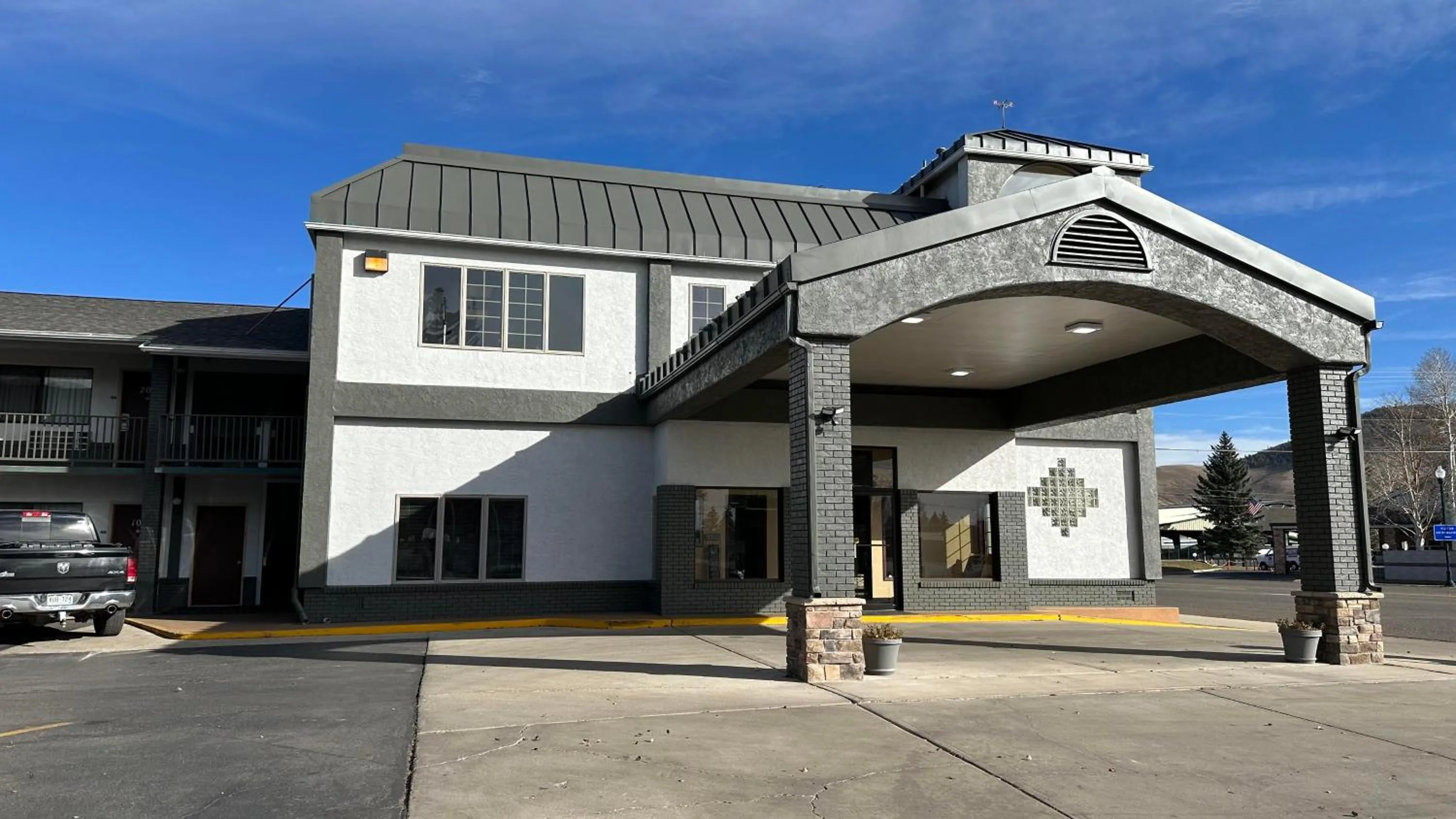 Property building in Wingate by Wyndham Gunnison Near Western Colorado University