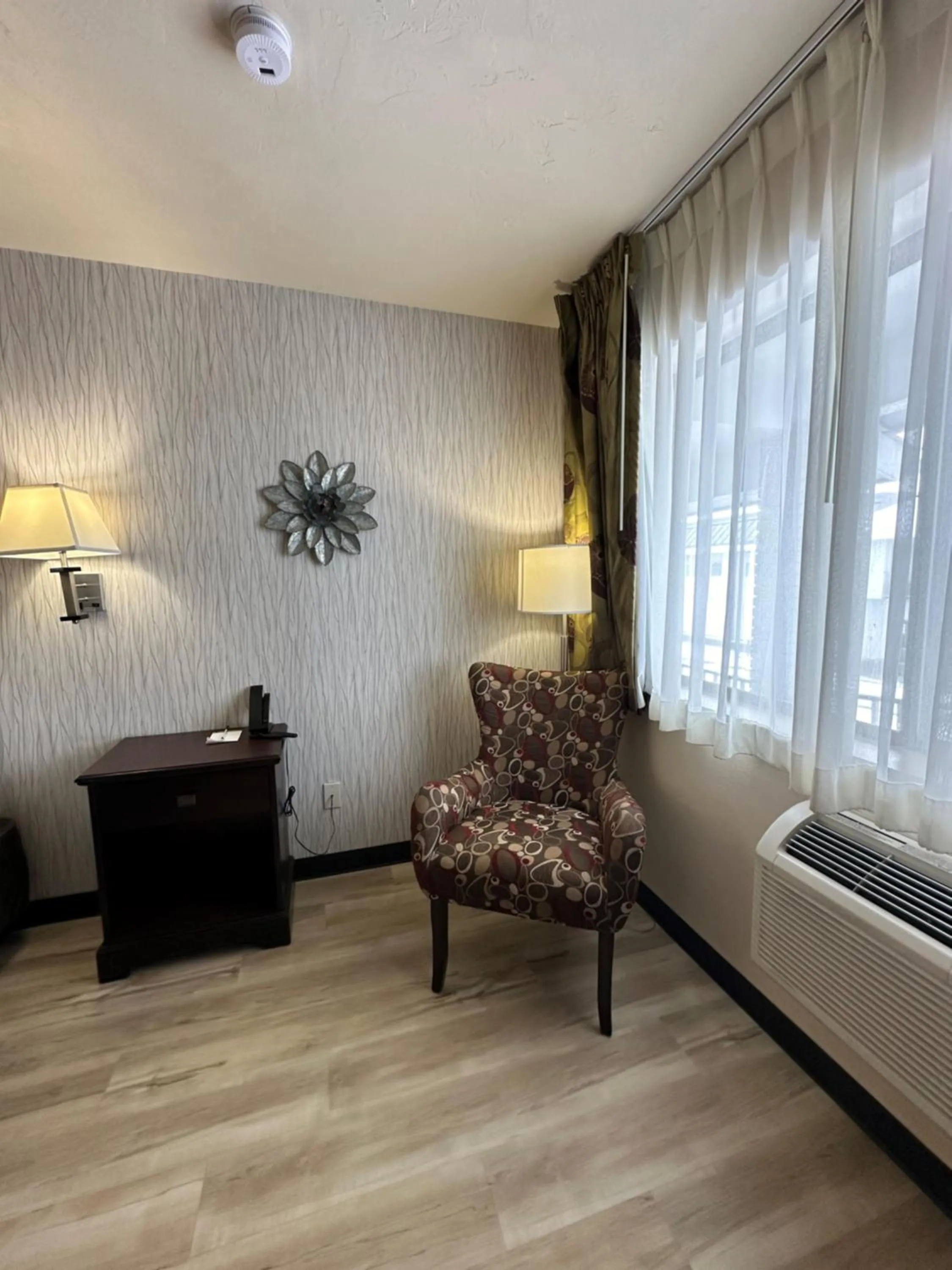 Seating area in Wingate by Wyndham Gunnison Near Western Colorado University