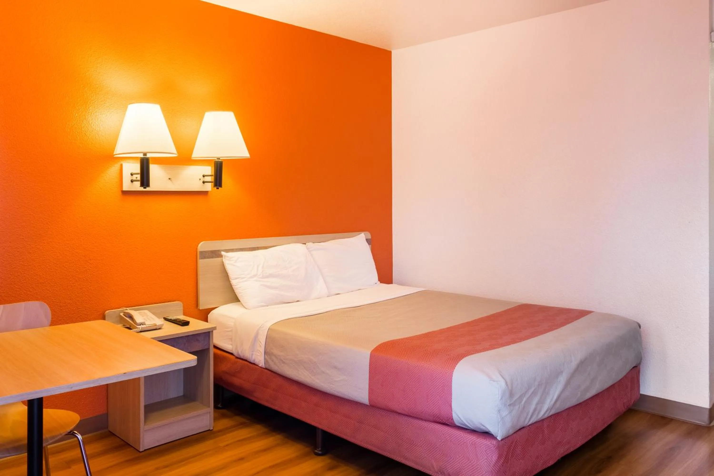 Photo of the whole room, Bed in Motel 6-Mojave, CA - Airport