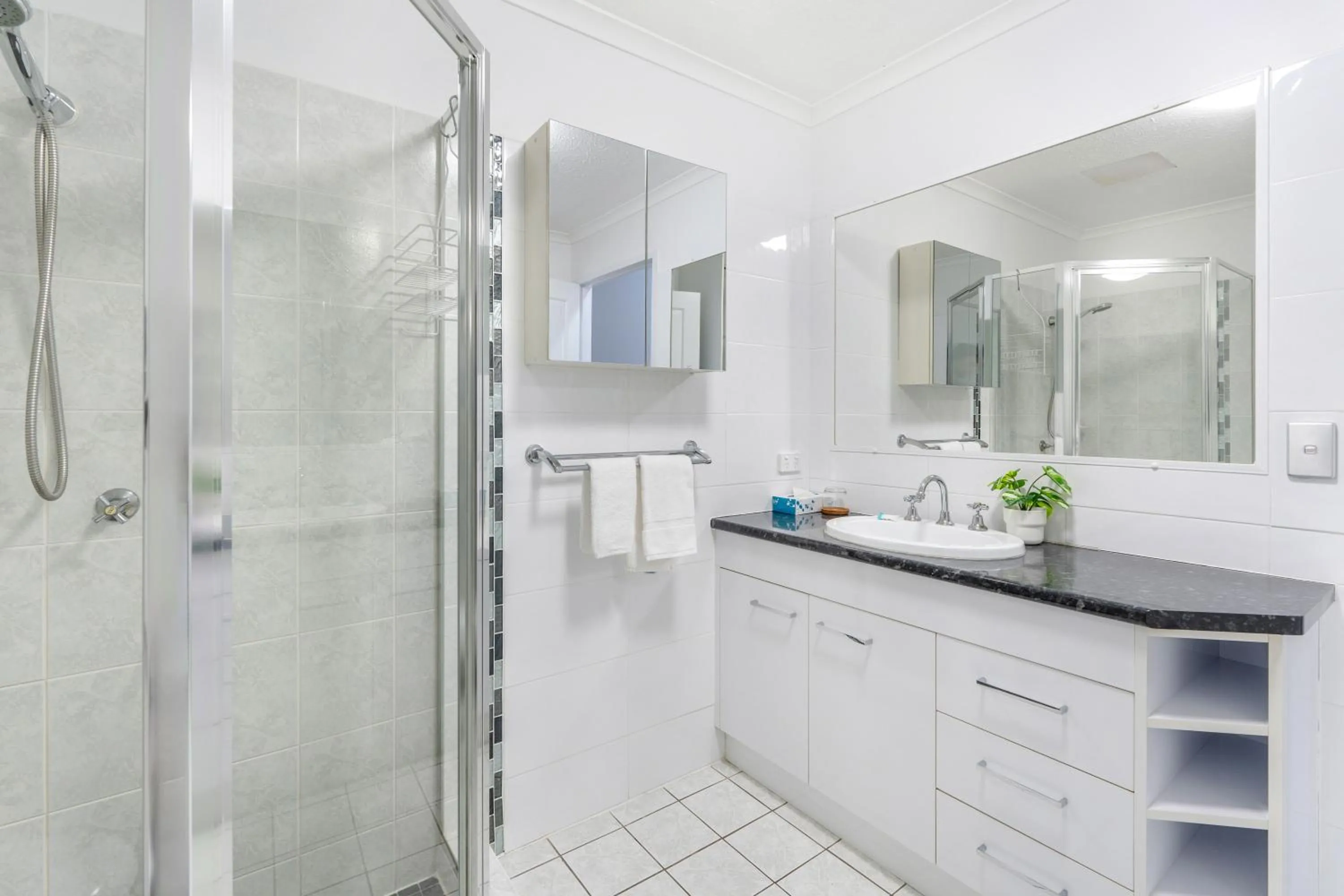 Shower in Shelly Bay Resort