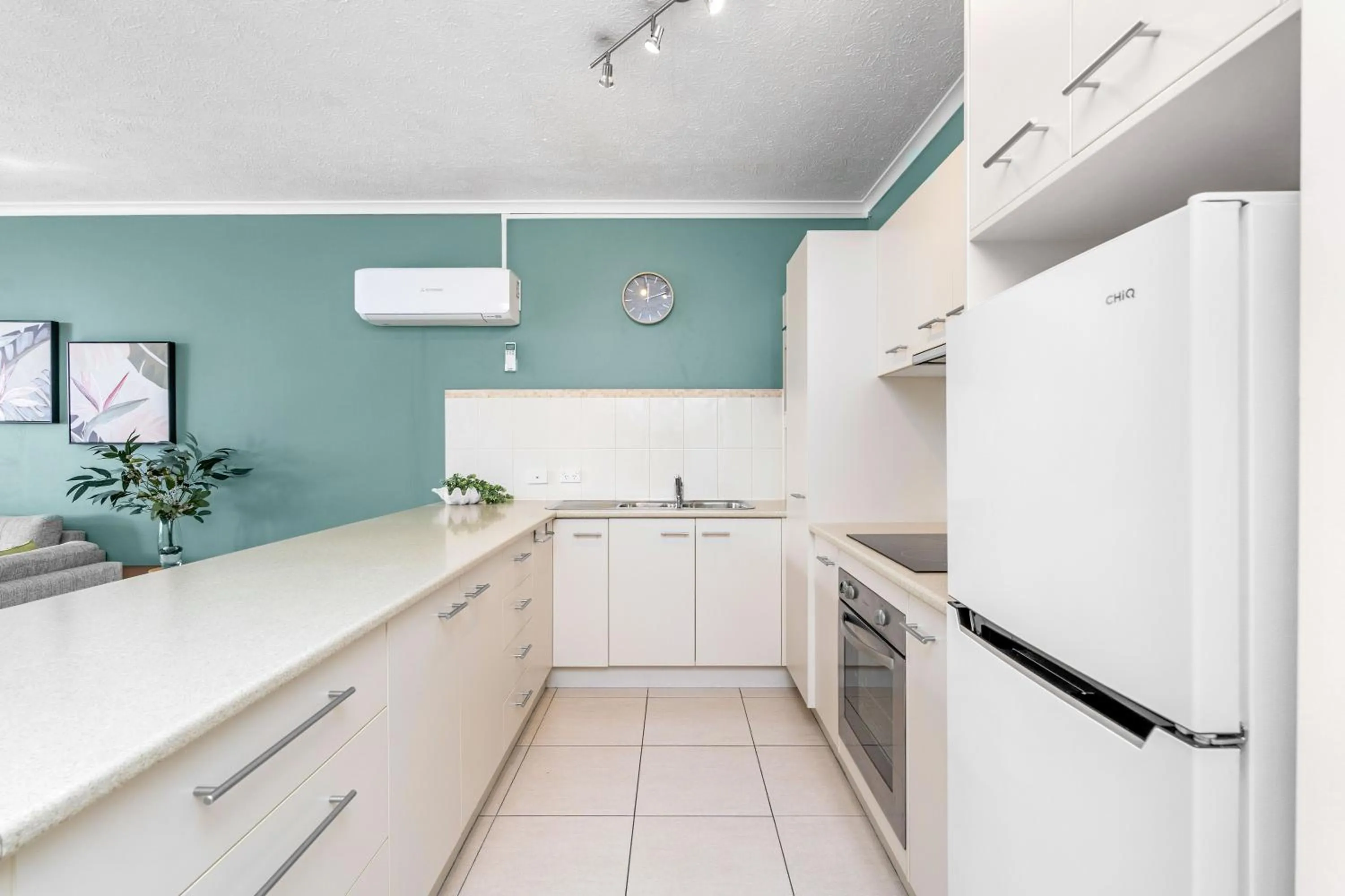 Kitchen or kitchenette in Shelly Bay Resort