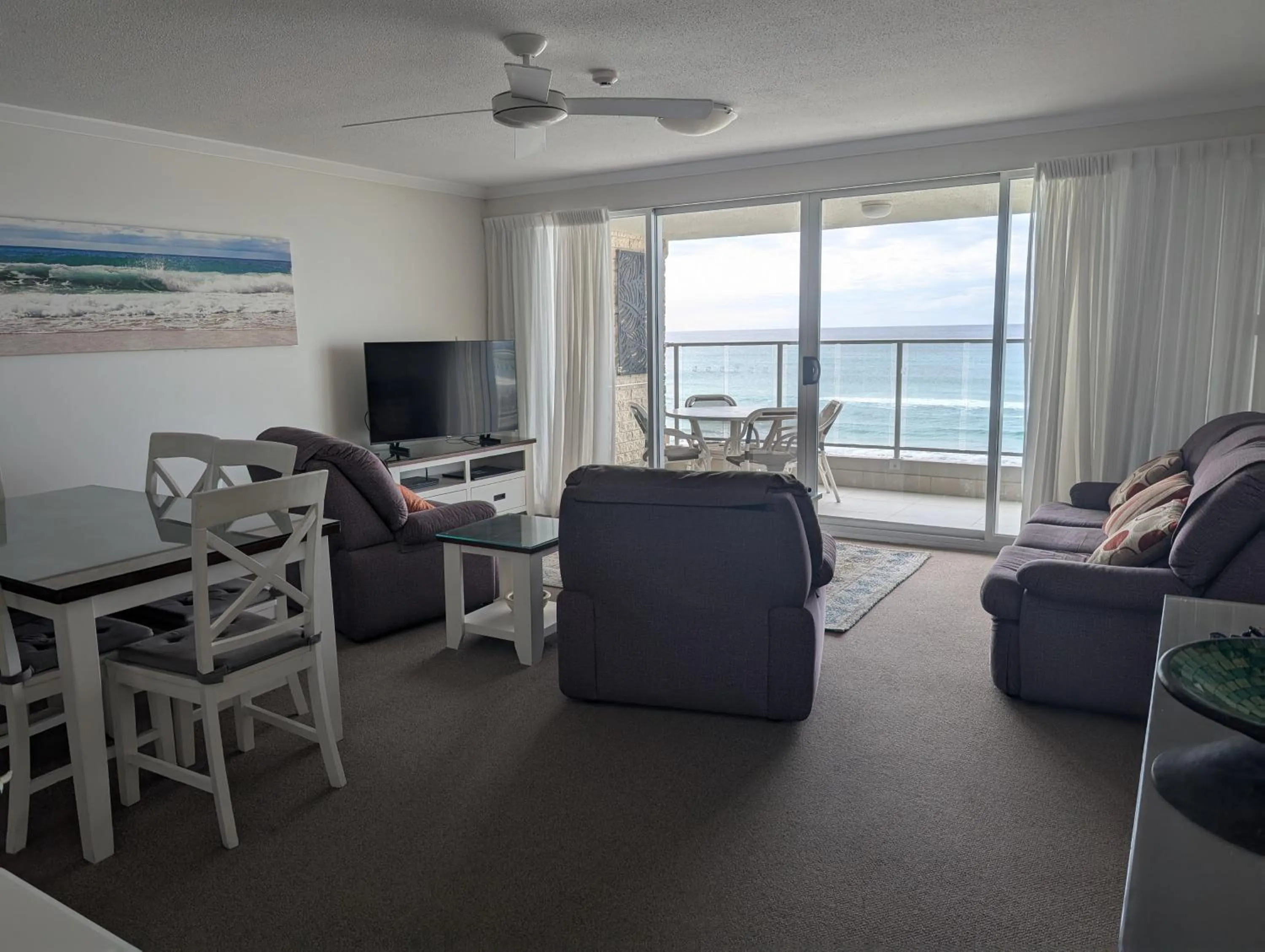 Pacific Surf Absolute Beachfront Apartments